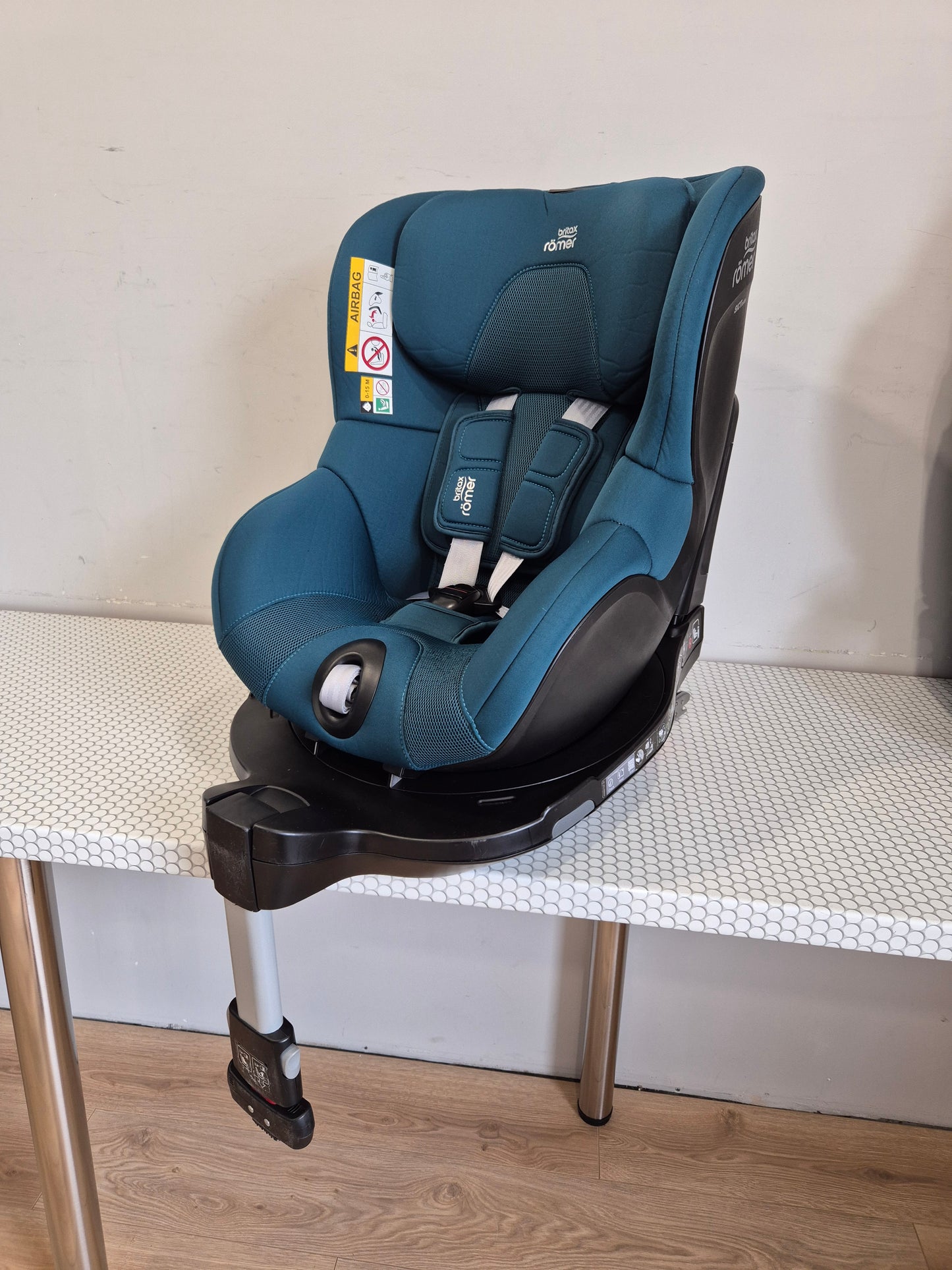Britax DualFix3 i-Size 61-105cm. su baze