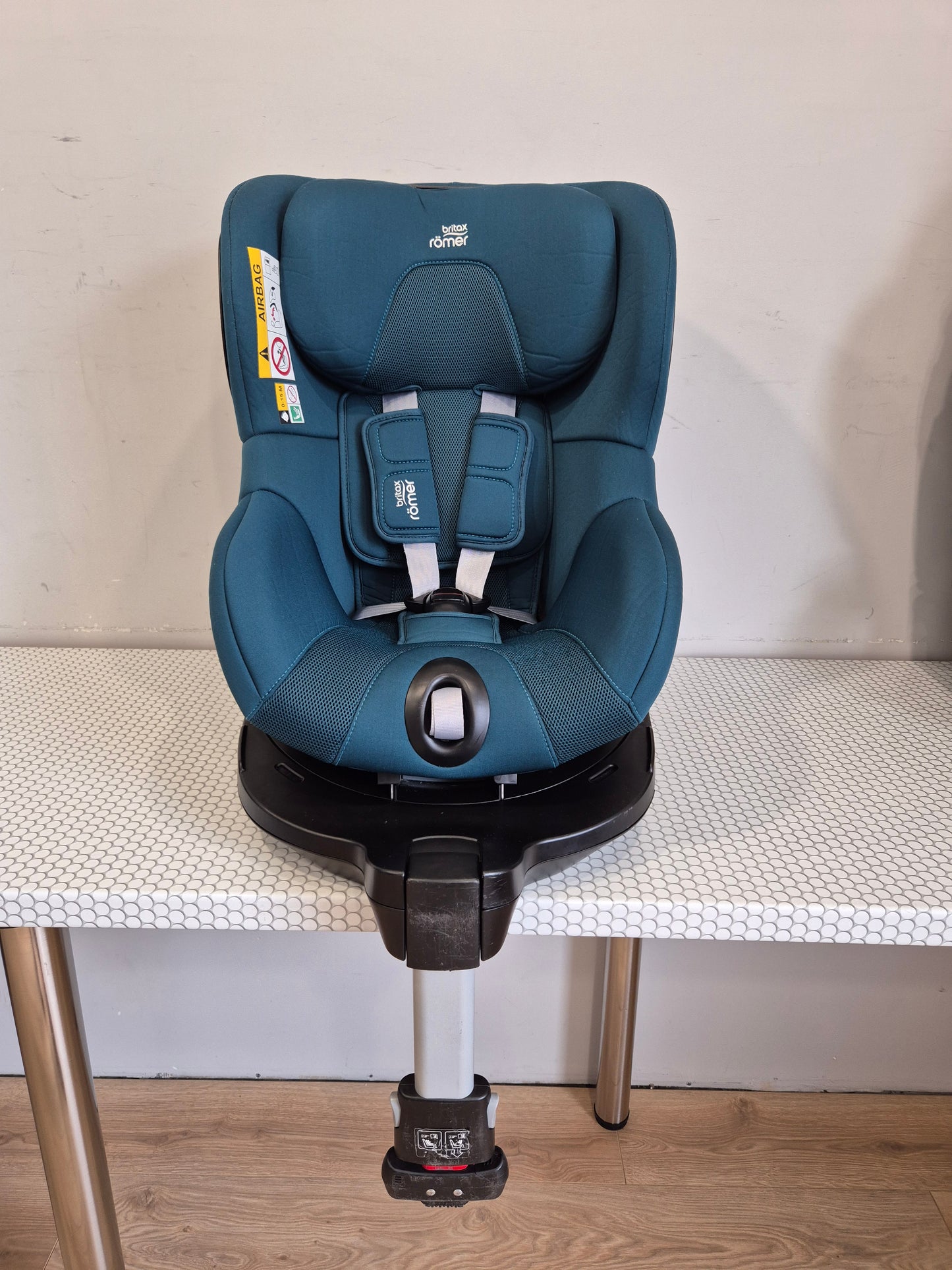 Britax DualFix3 i-Size 61-105cm. su baze
