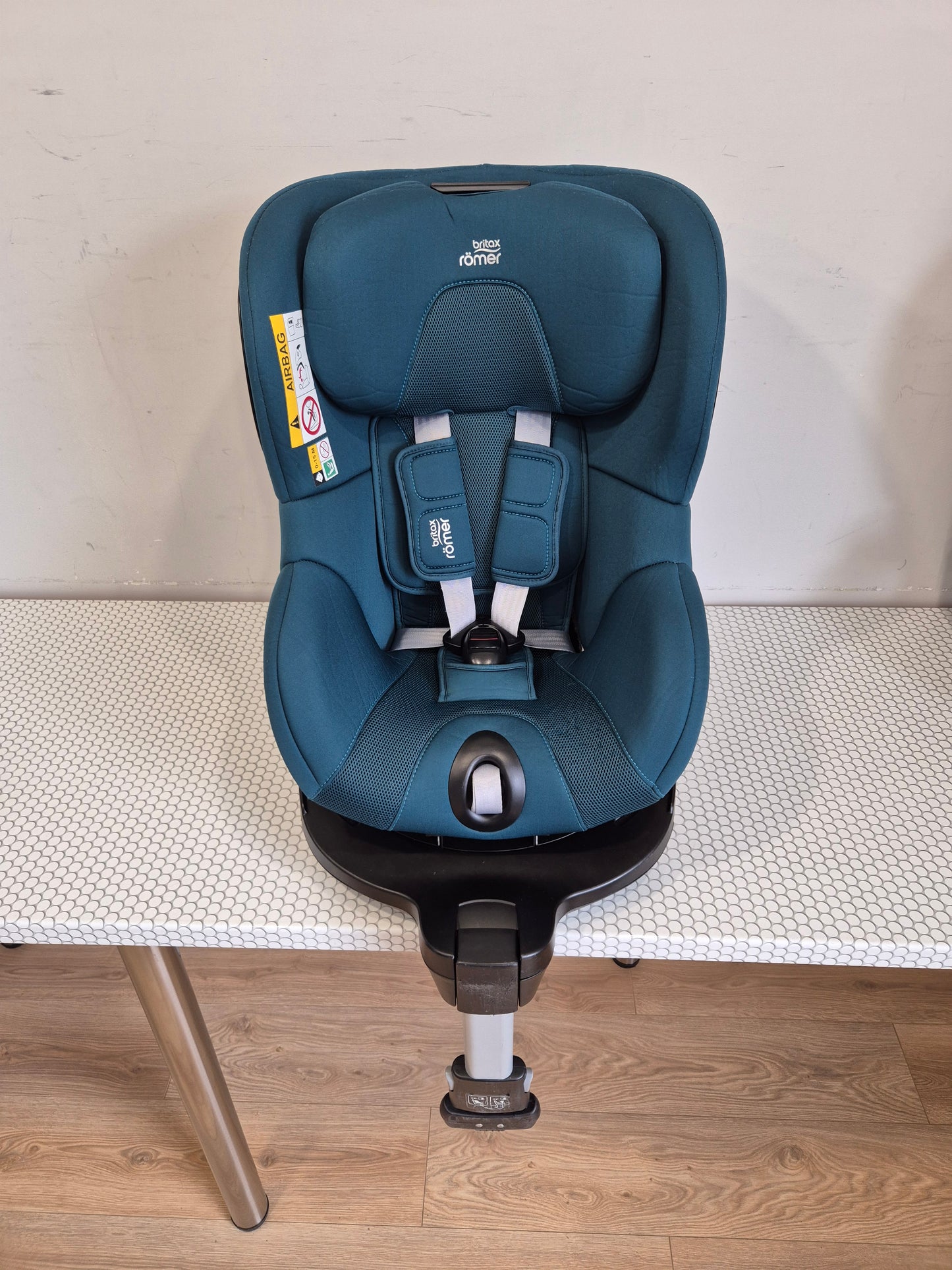 Britax DualFix3 i-Size 61-105cm. su baze