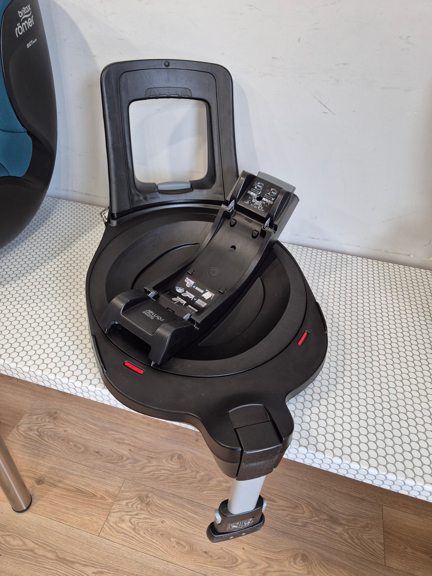 Britax DualFix3 i-Size 61-105cm. su baze