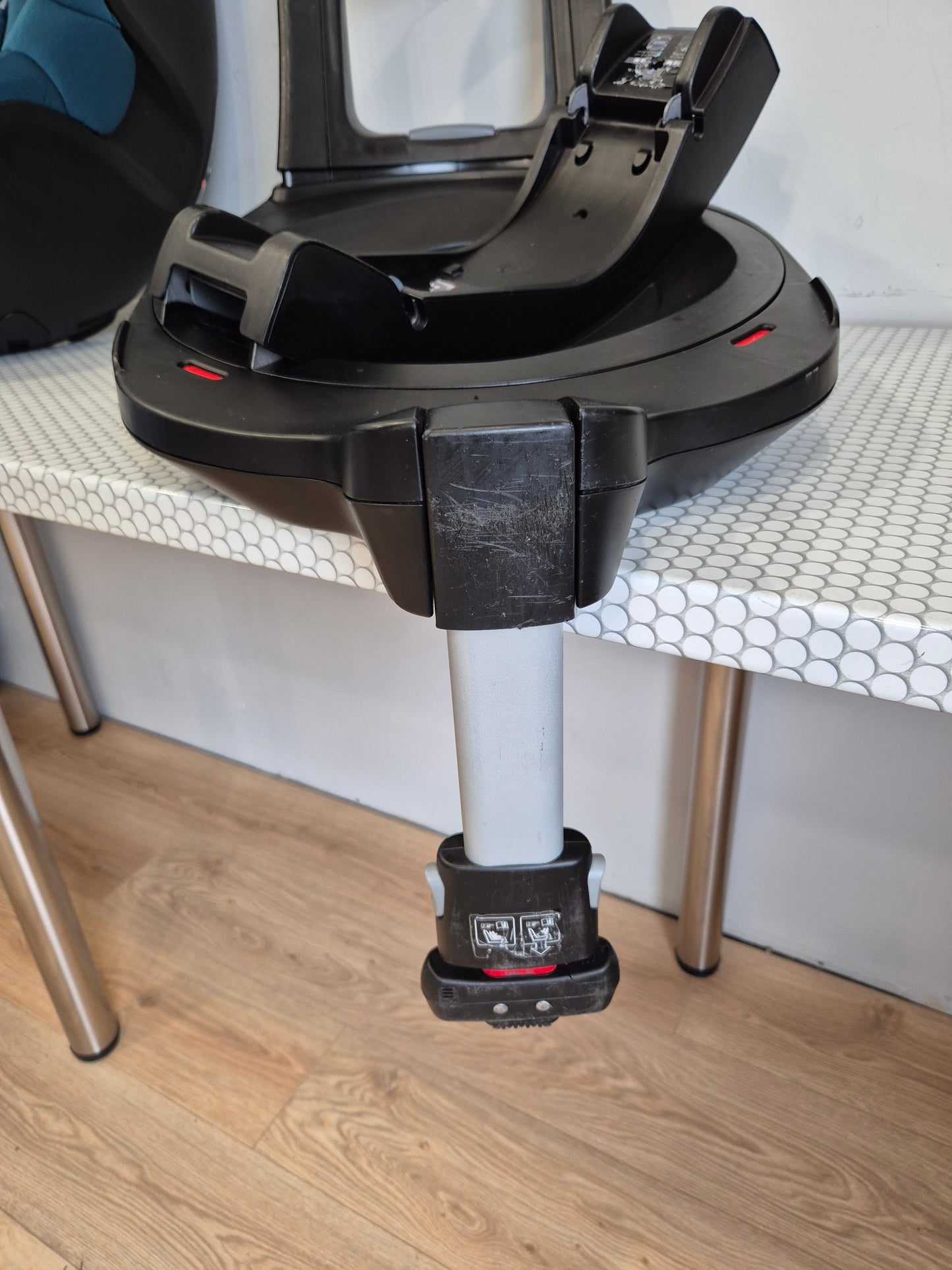 Britax DualFix3 i-Size 61-105cm. su baze