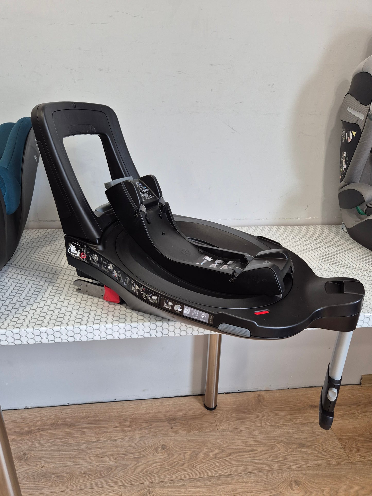 Britax DualFix3 i-Size 61-105cm. su baze