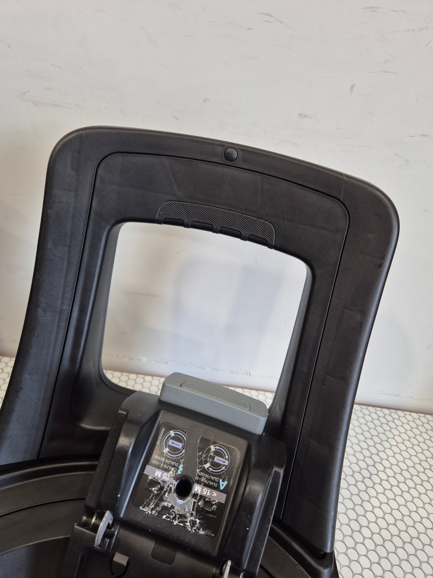 Britax DualFix3 i-Size 61-105cm. su baze