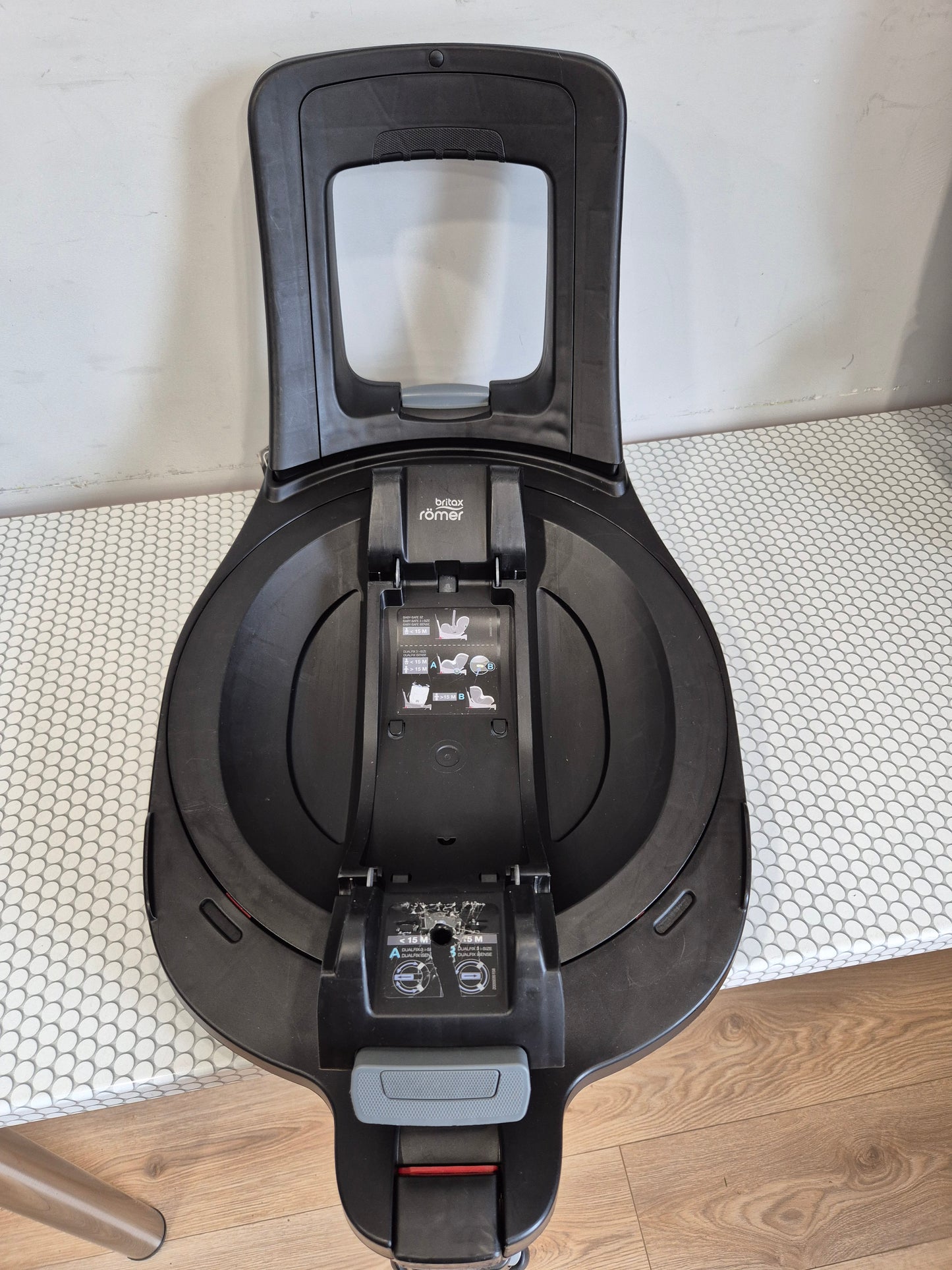 Britax DualFix3 i-Size 61-105cm. su baze