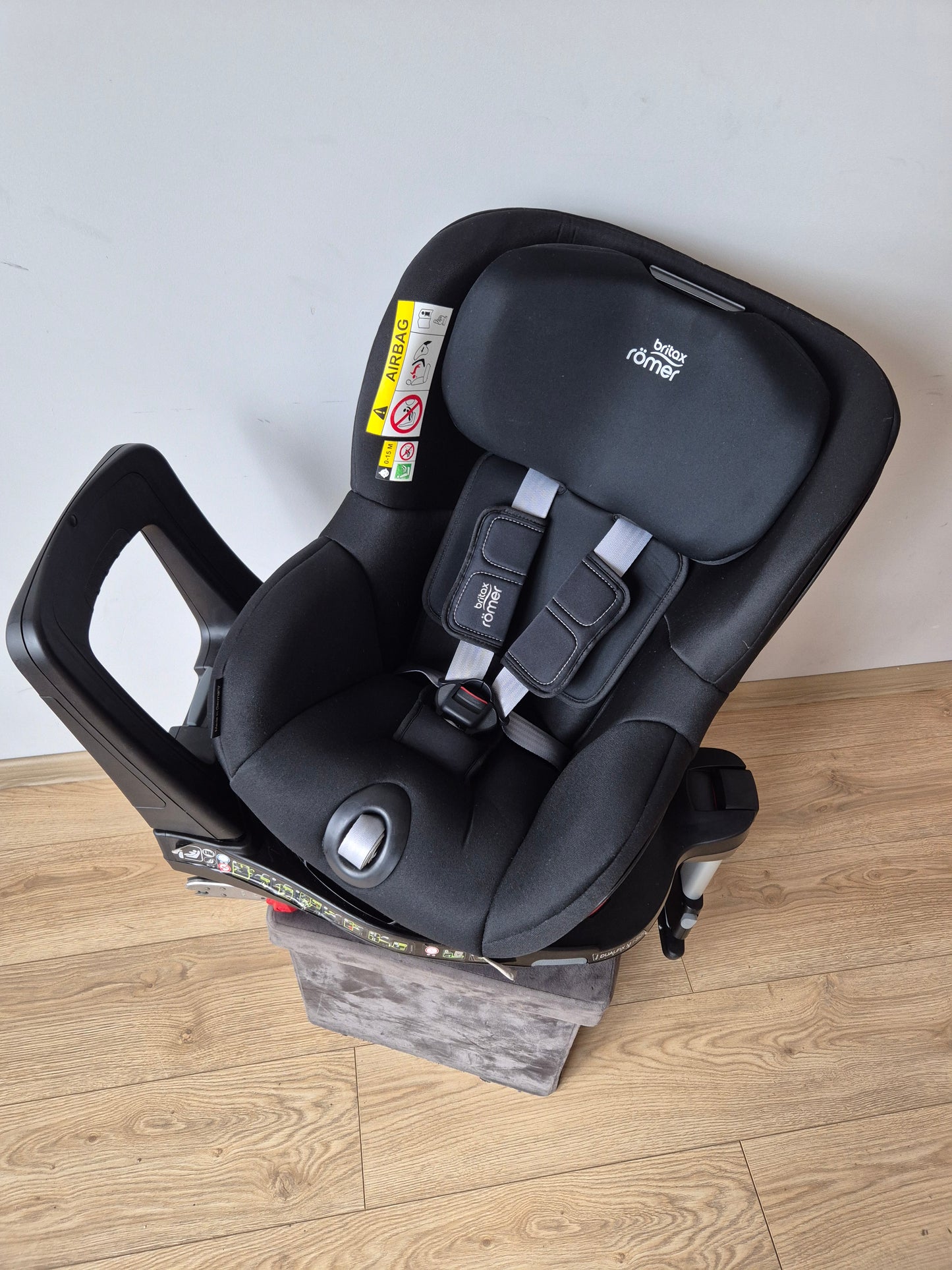 Britax Romer DualFix M i-Size 0-18kg.