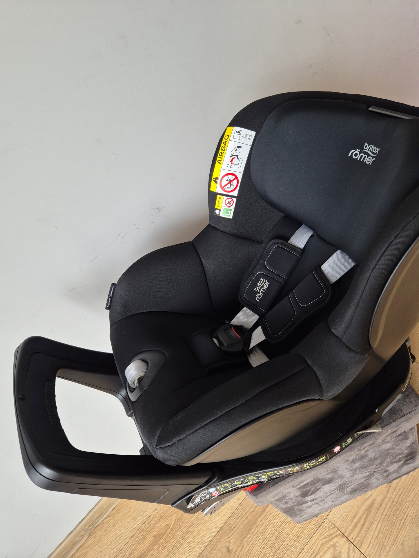 Britax Romer DualFix M i-Size 0-18kg.