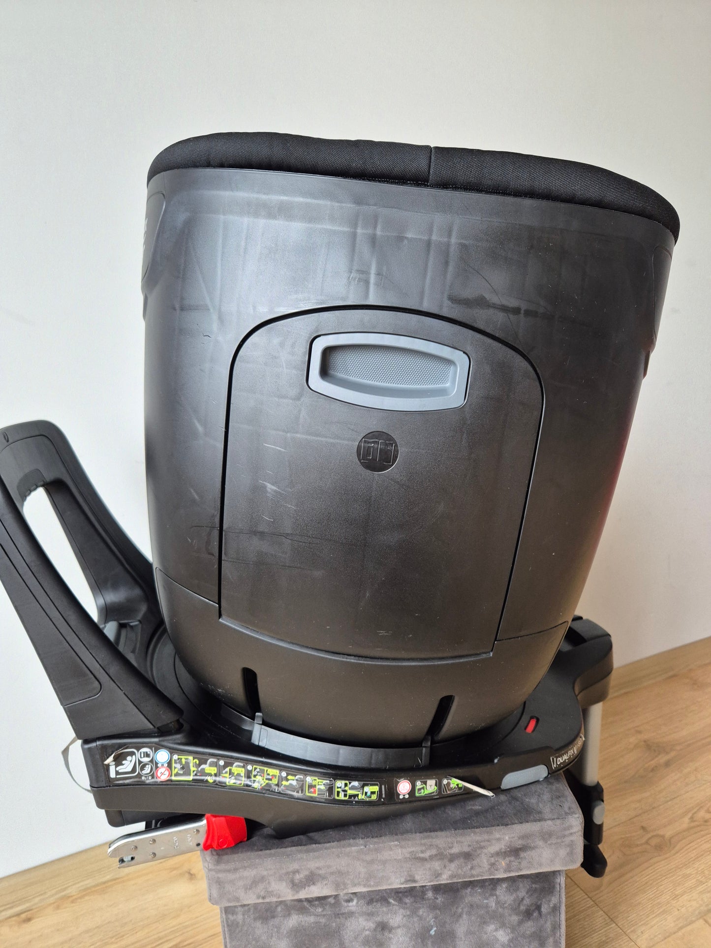 Britax Romer DualFix M i-Size 0-18kg.