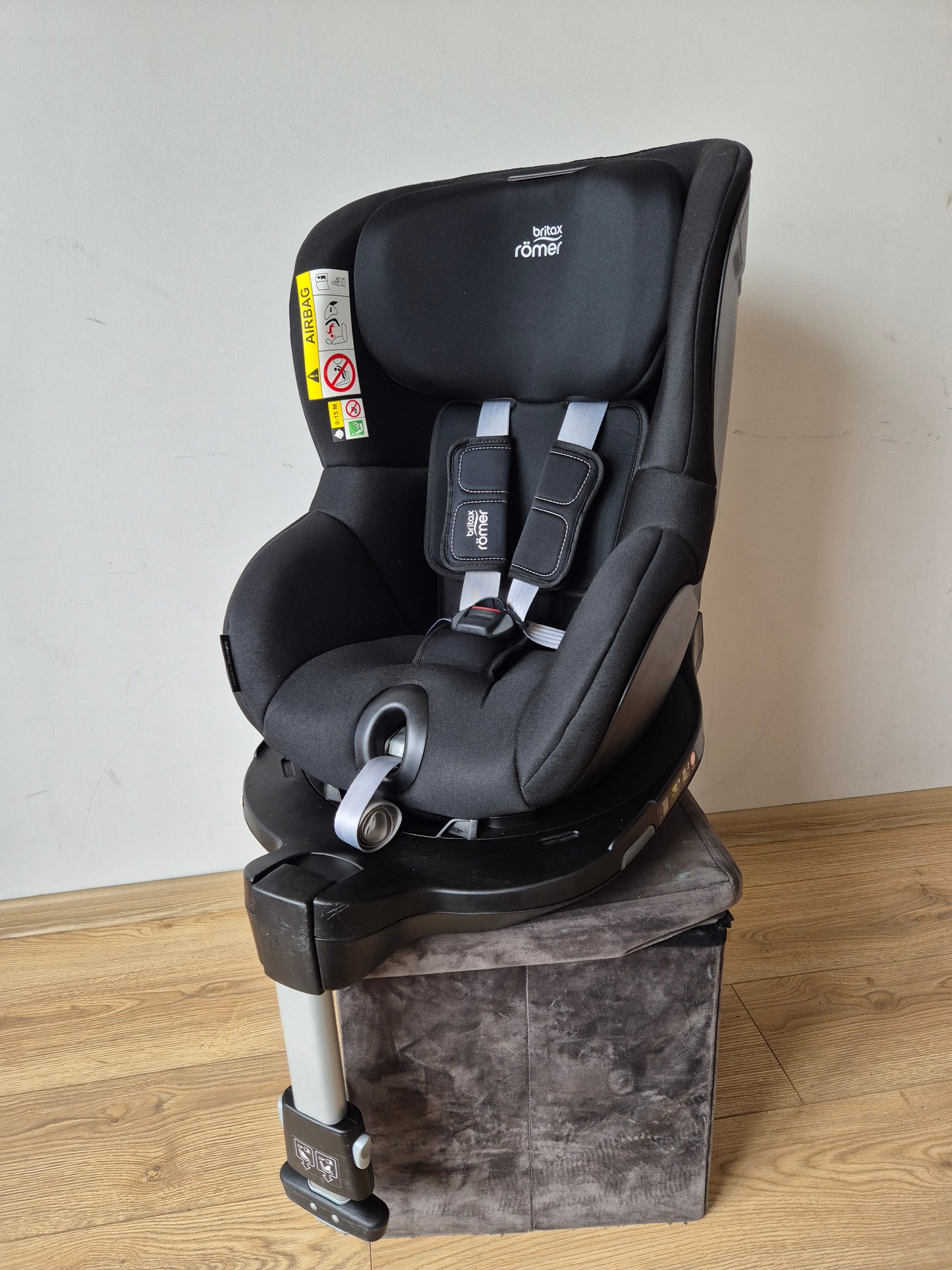 Britax Romer DualFix M i-Size 0-18kg.