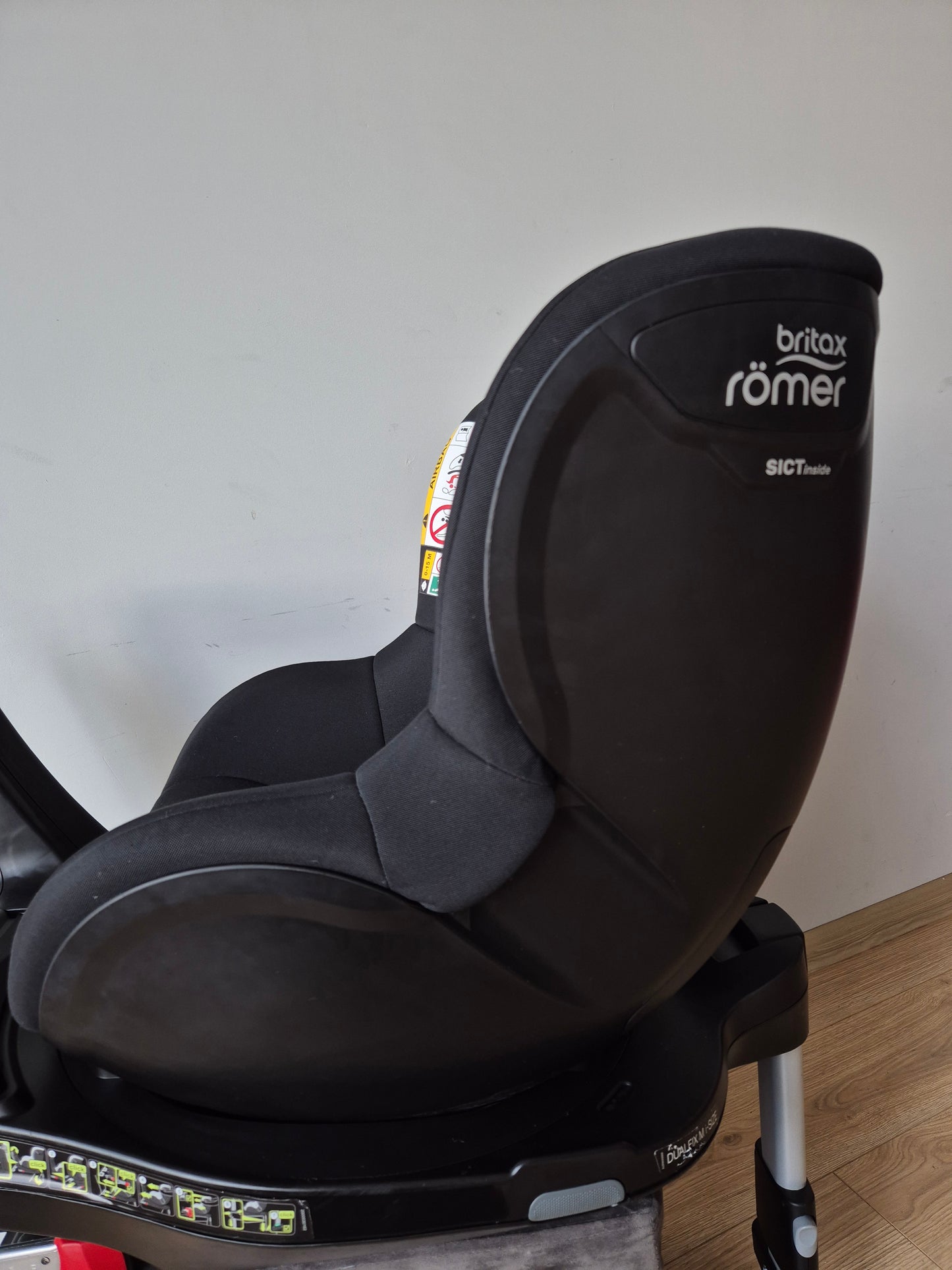 Britax Romer DualFix M i-Size 0-18kg.