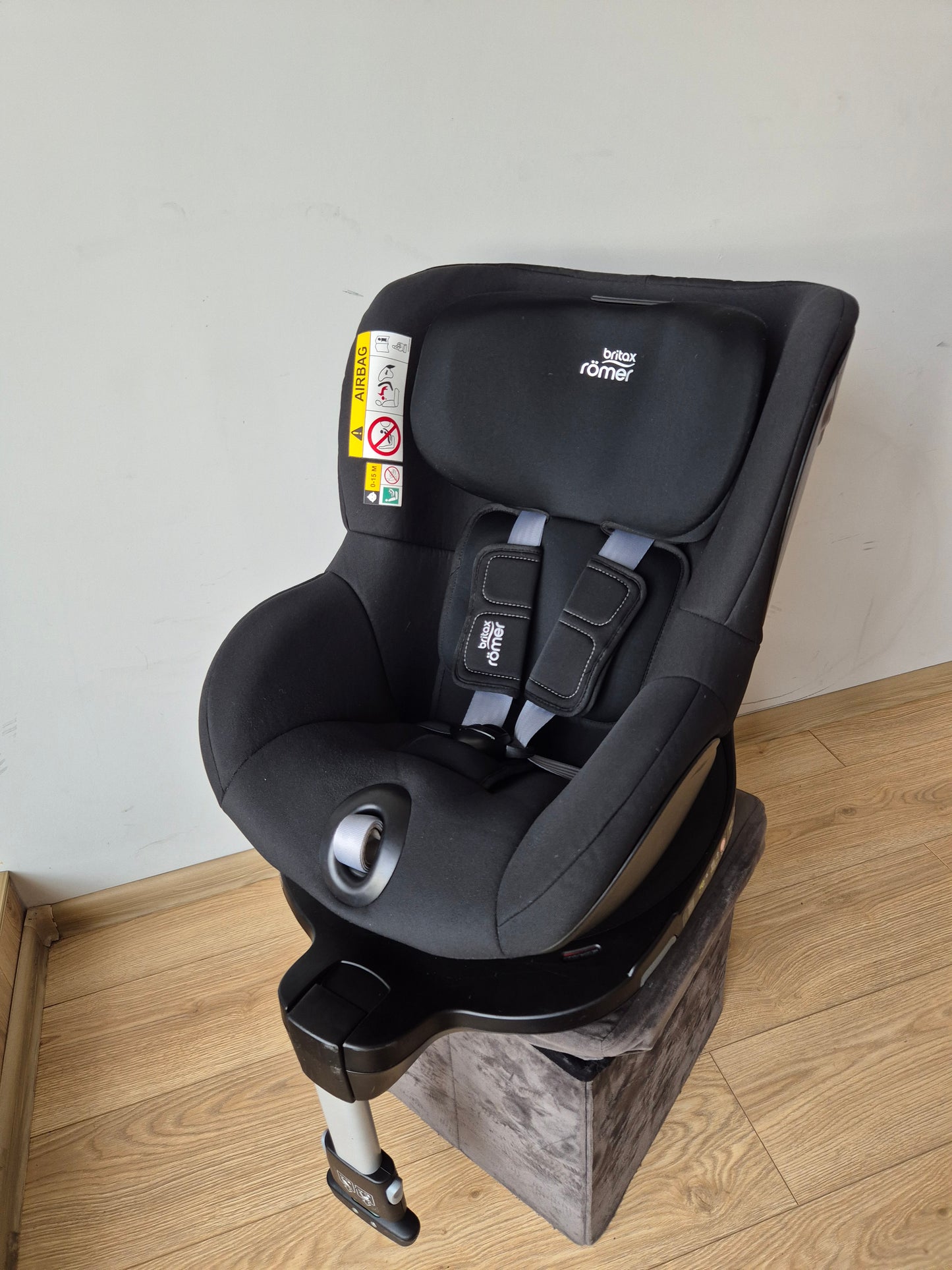 Britax Romer DualFix M i-Size 0-18kg.