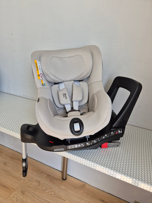 Britax DualFix 5Z 61-105cm.  ir Flex Base 5Z IsoFix bazė