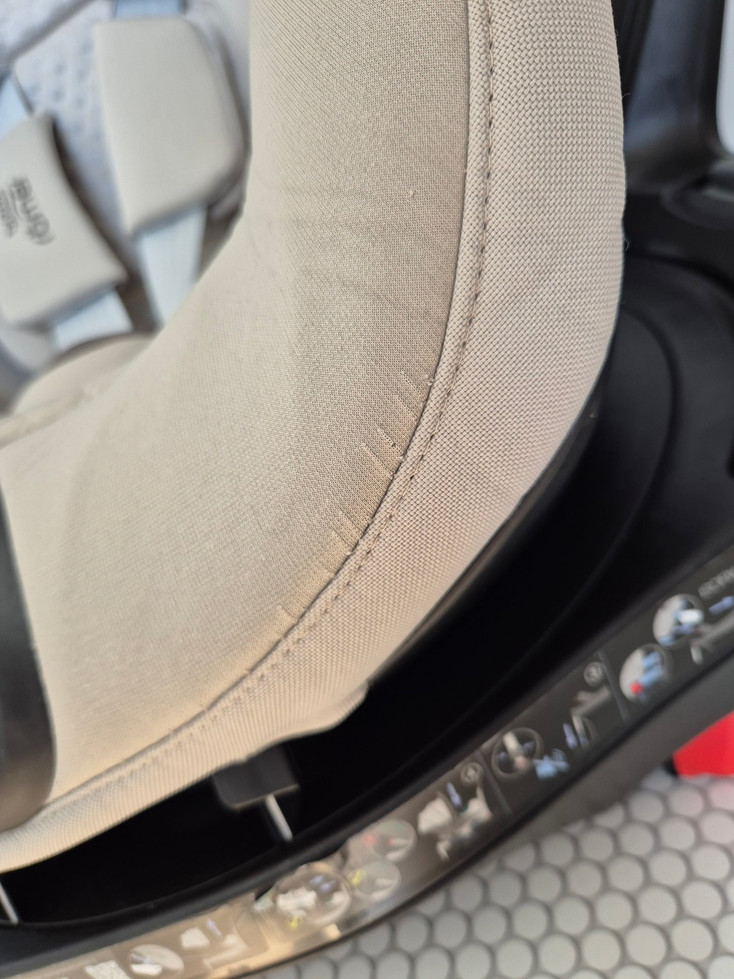 Britax DualFix 5Z 61-105cm.  ir Flex Base 5Z IsoFix bazė