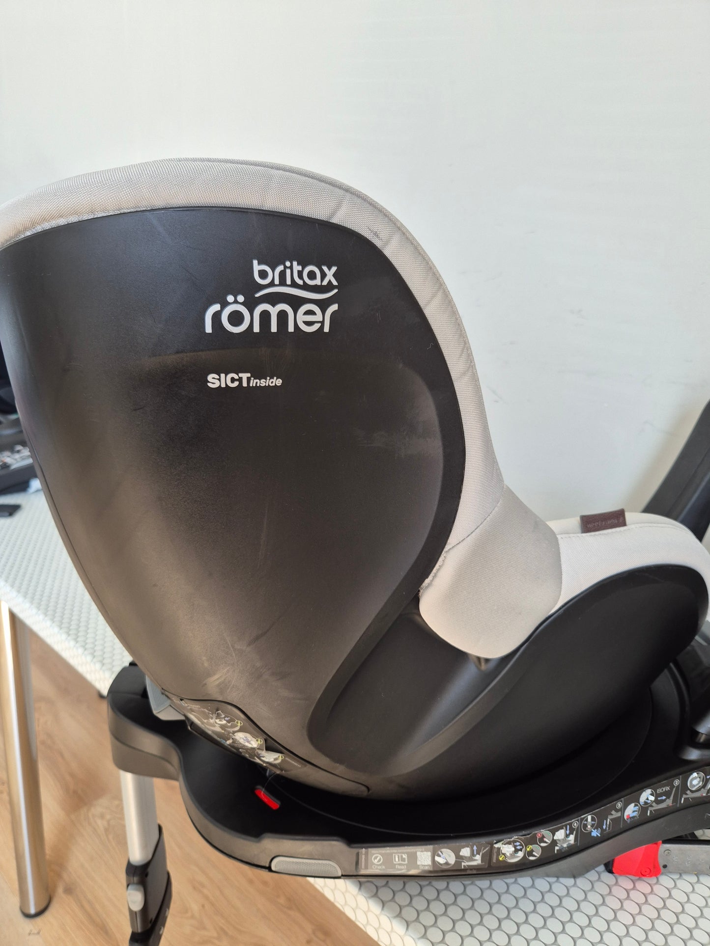 Britax DualFix 5Z 61-105cm.  ir Flex Base 5Z IsoFix bazė