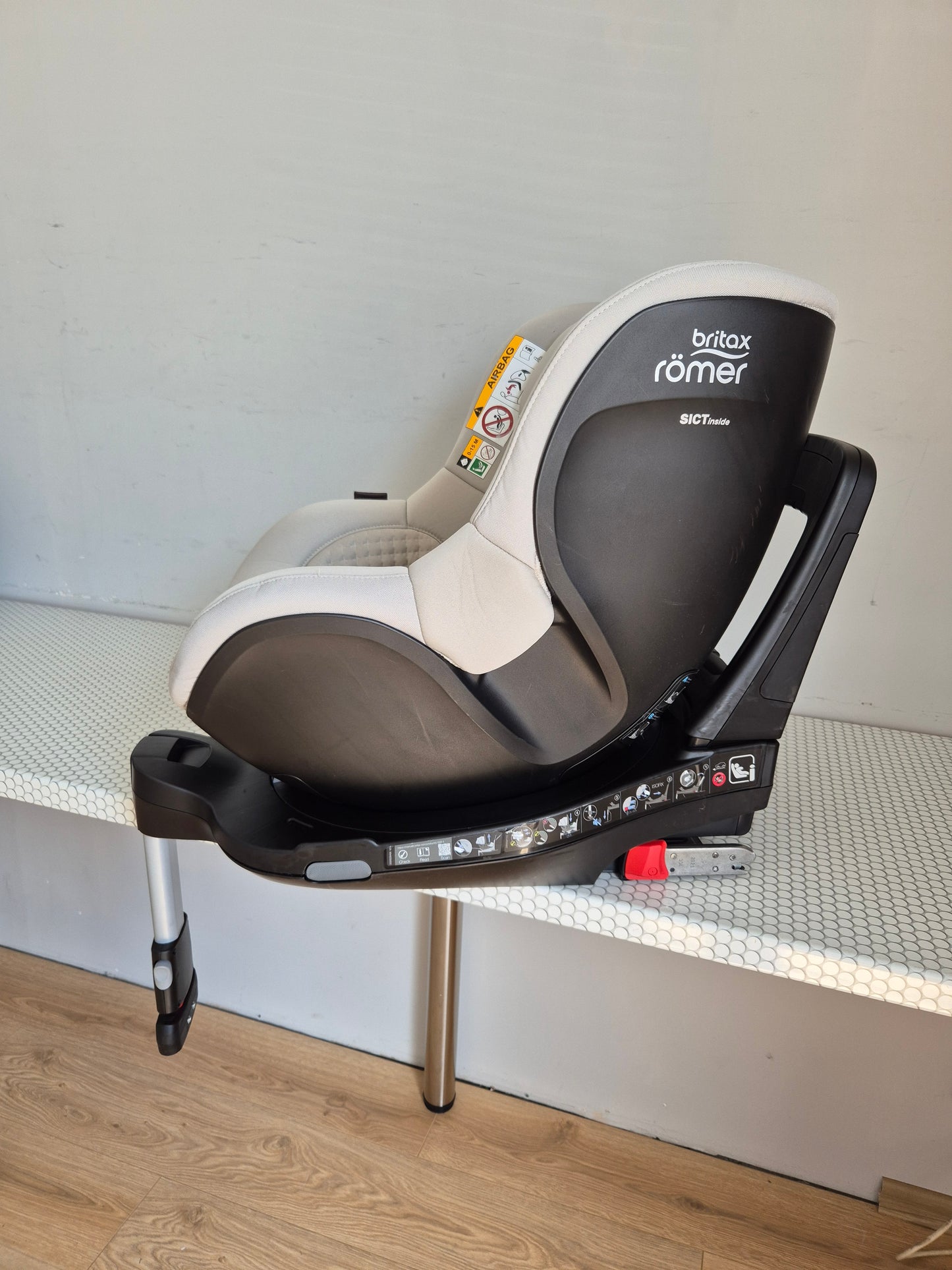 Britax DualFix 5Z 61-105cm.  ir Flex Base 5Z IsoFix bazė