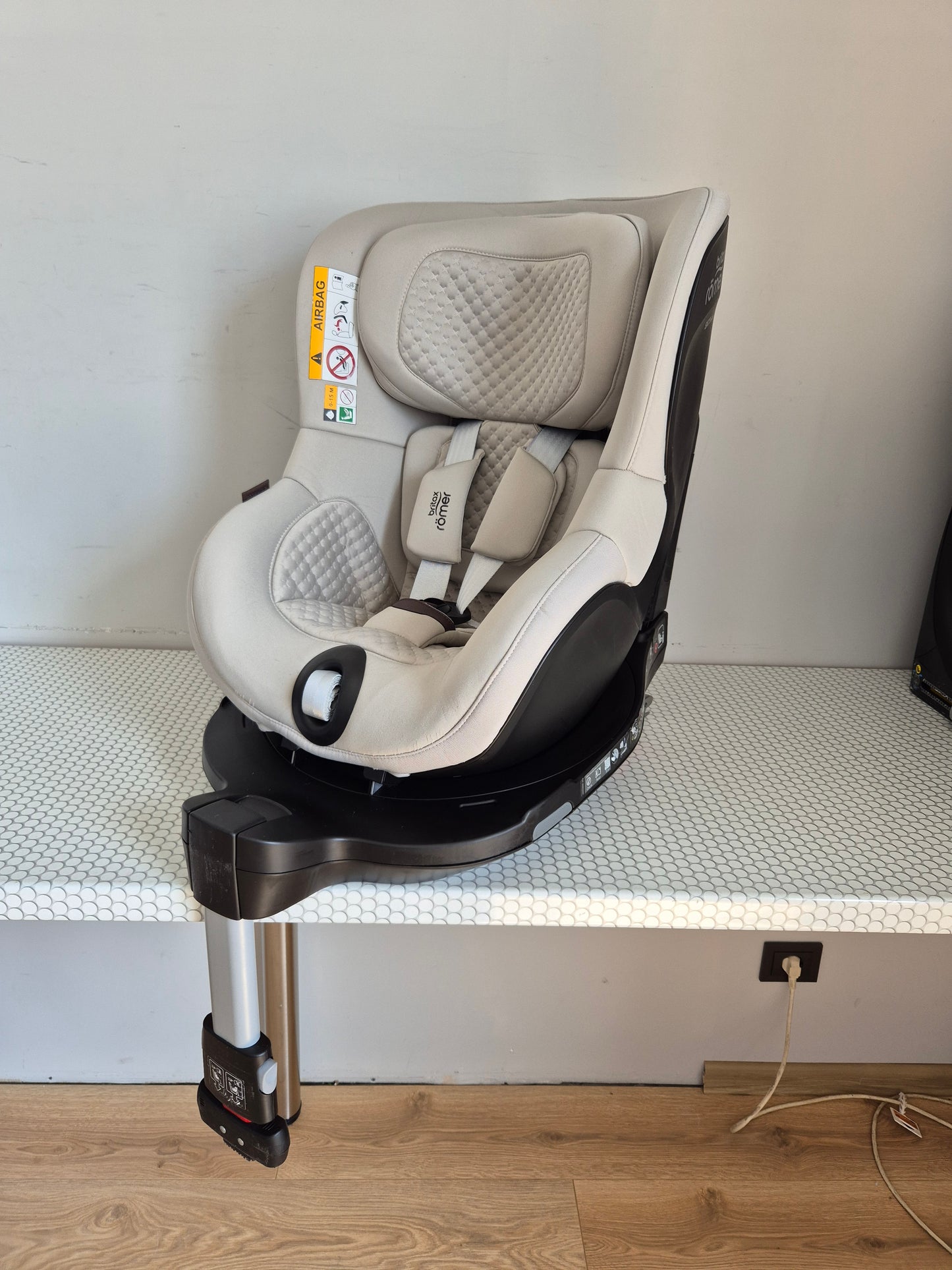 Britax DualFix 5Z 61-105cm.  ir Flex Base 5Z IsoFix bazė