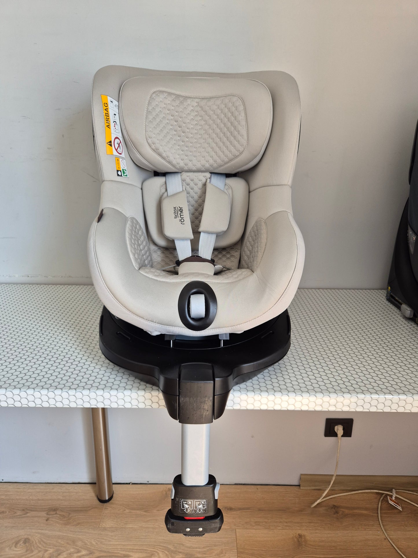 Britax DualFix 5Z 61-105cm.  ir Flex Base 5Z IsoFix bazė