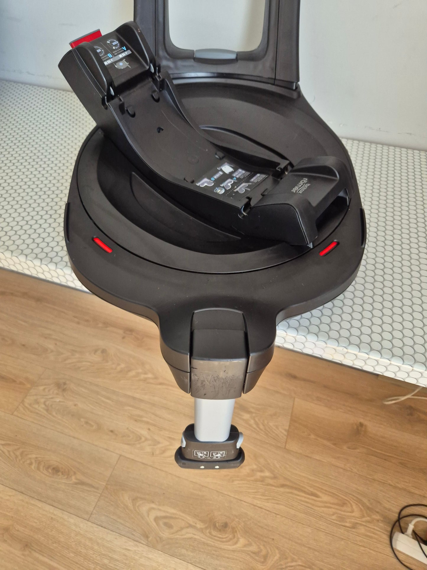 Britax DualFix 5Z 61-105cm.  ir Flex Base 5Z IsoFix bazė