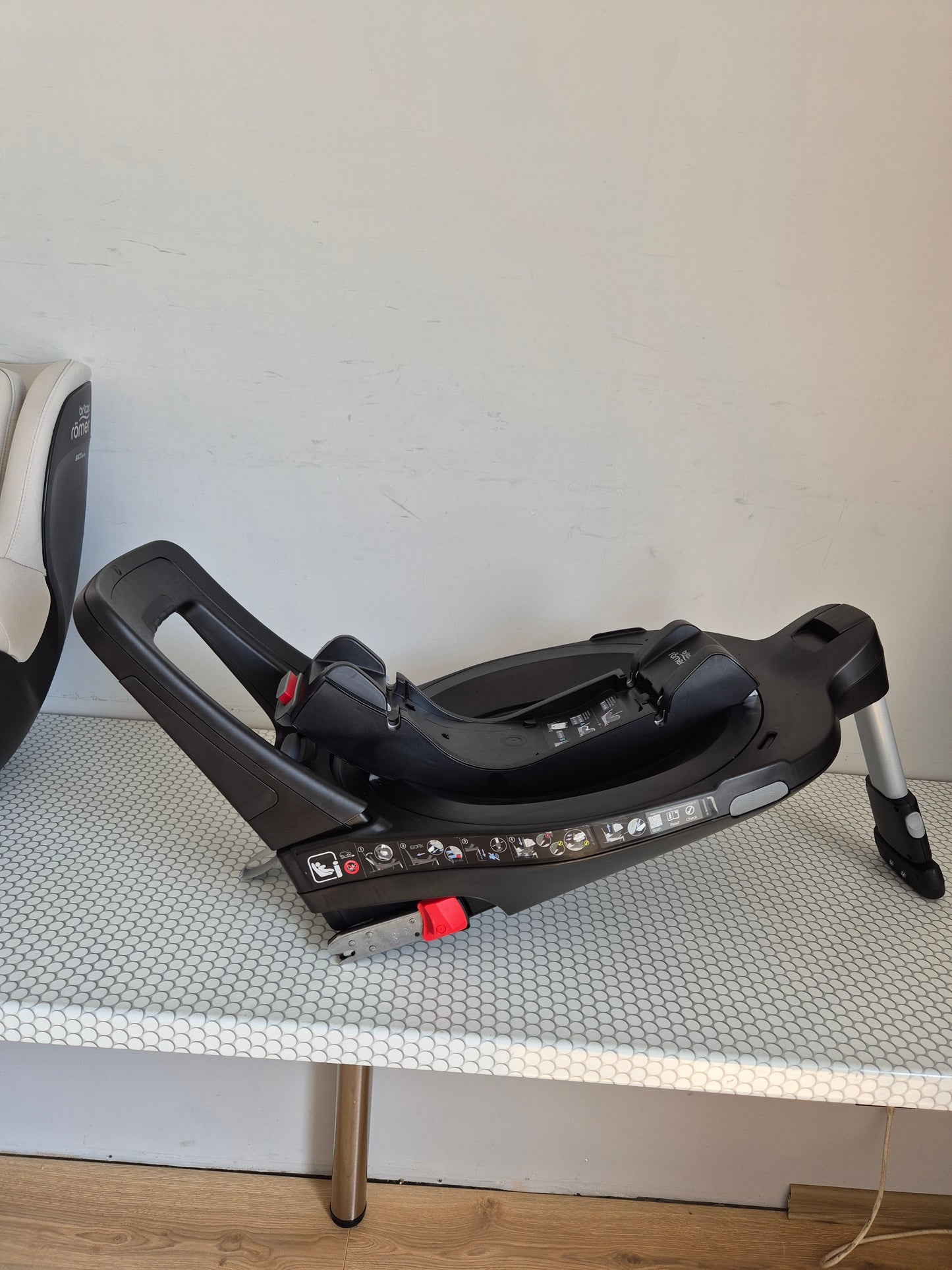 Britax DualFix 5Z 61-105cm.  ir Flex Base 5Z IsoFix bazė