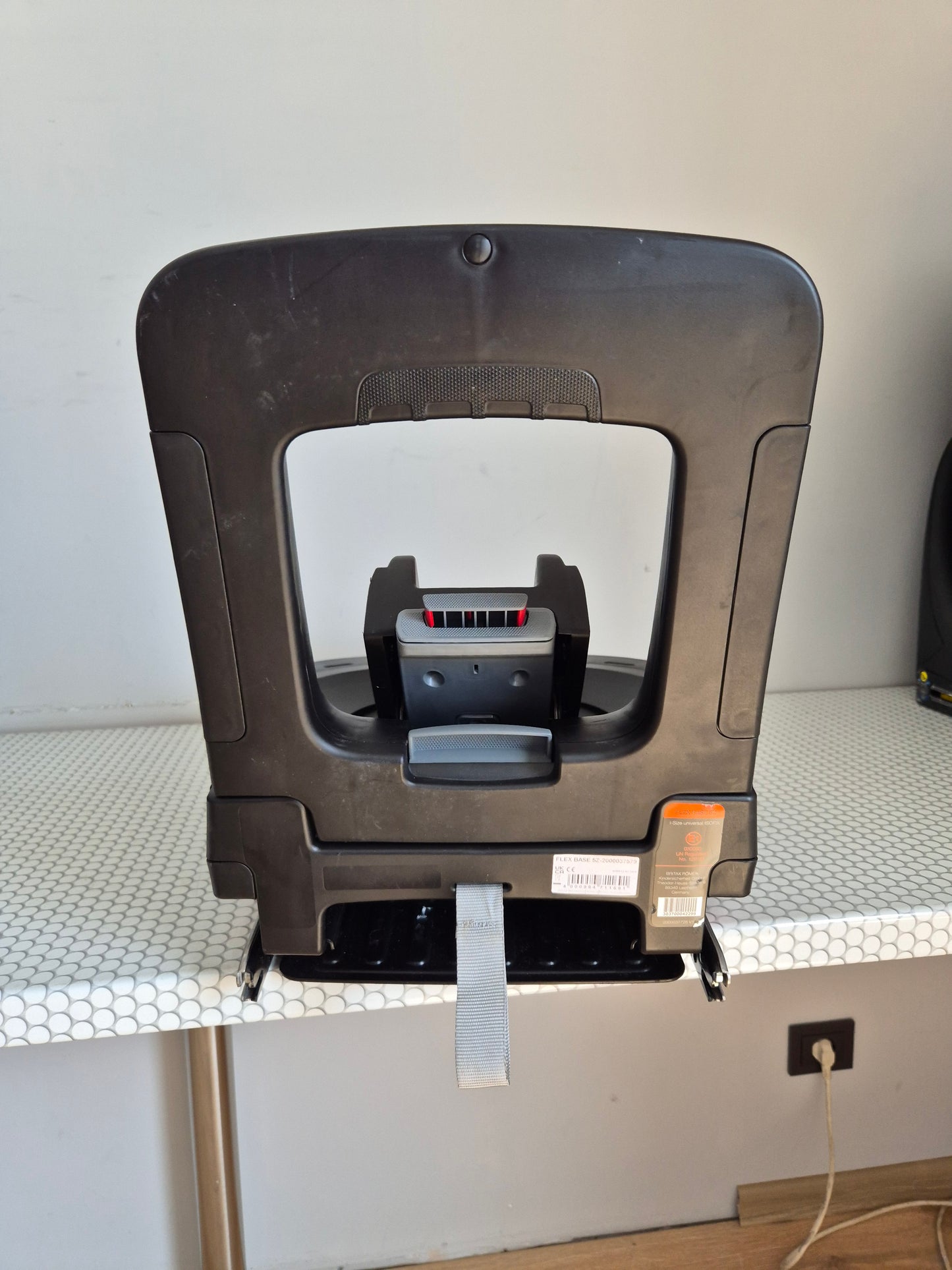 Britax DualFix 5Z 61-105cm.  ir Flex Base 5Z IsoFix bazė