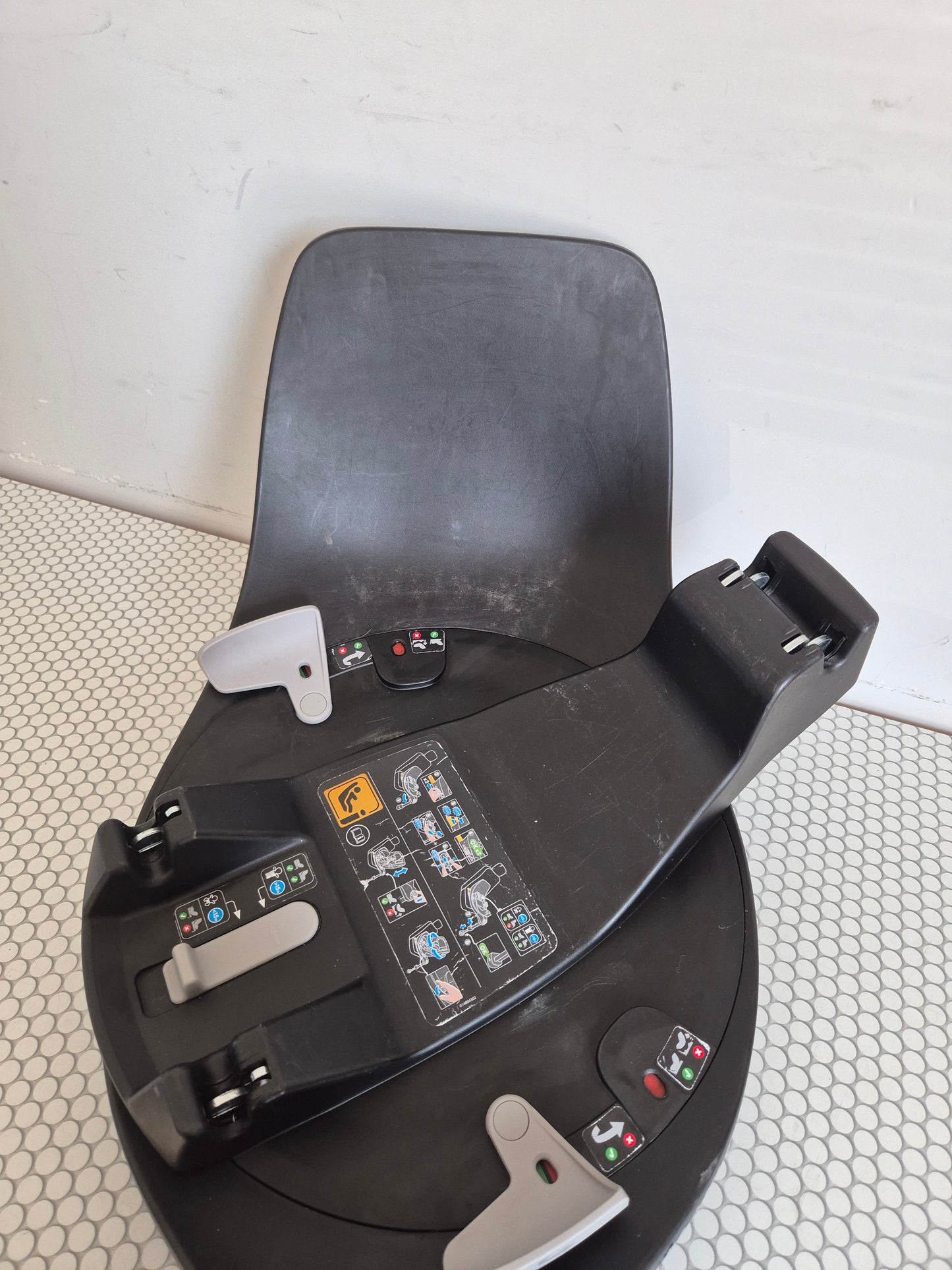Maxi Cosi Pearl 360 su FamilyFix360 baze