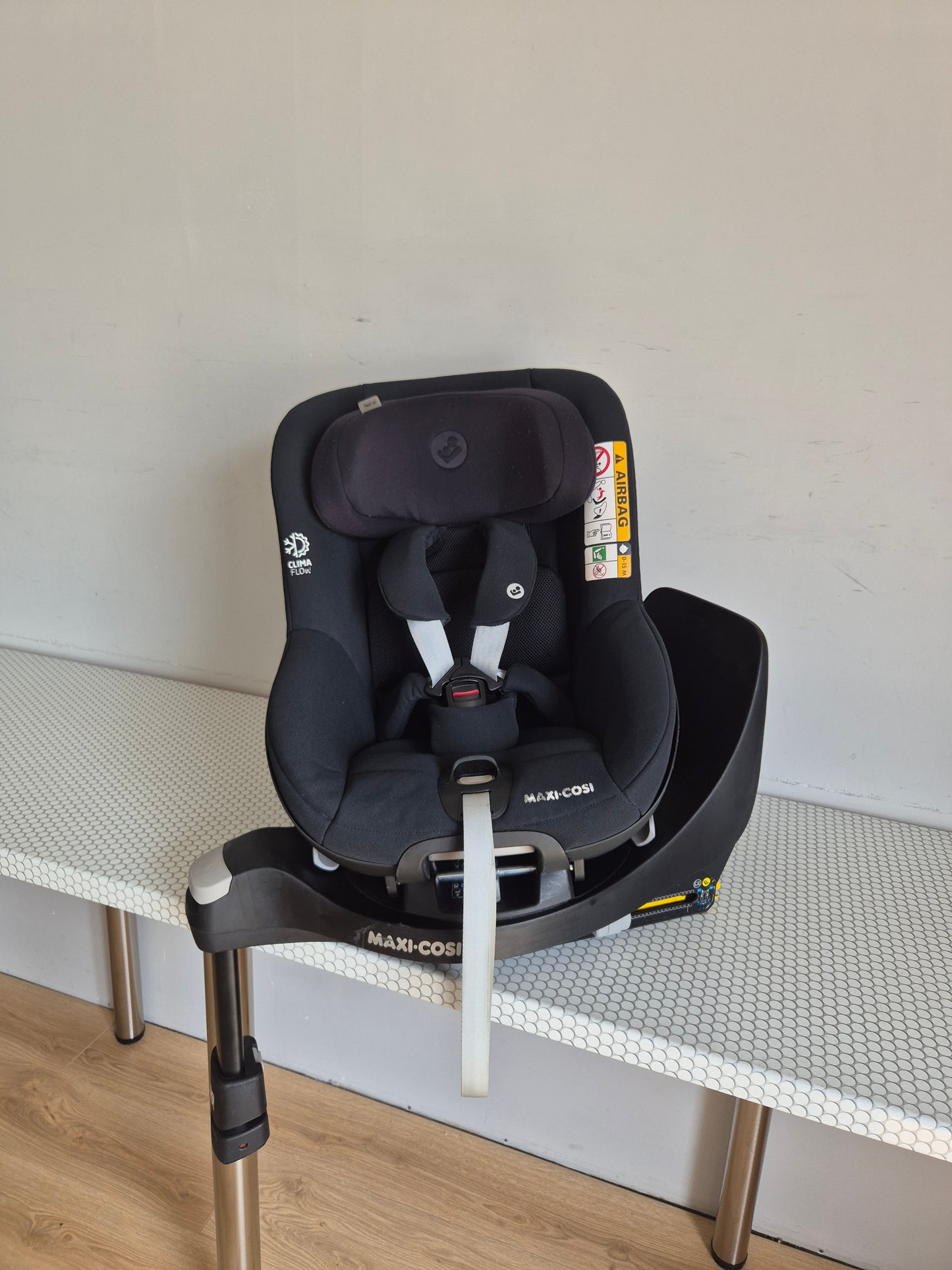 Maxi Cosi Pearl 360 su FamilyFix360 baze