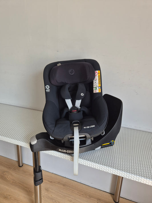 Maxi Cosi Pearl 360 su FamilyFix360 baze