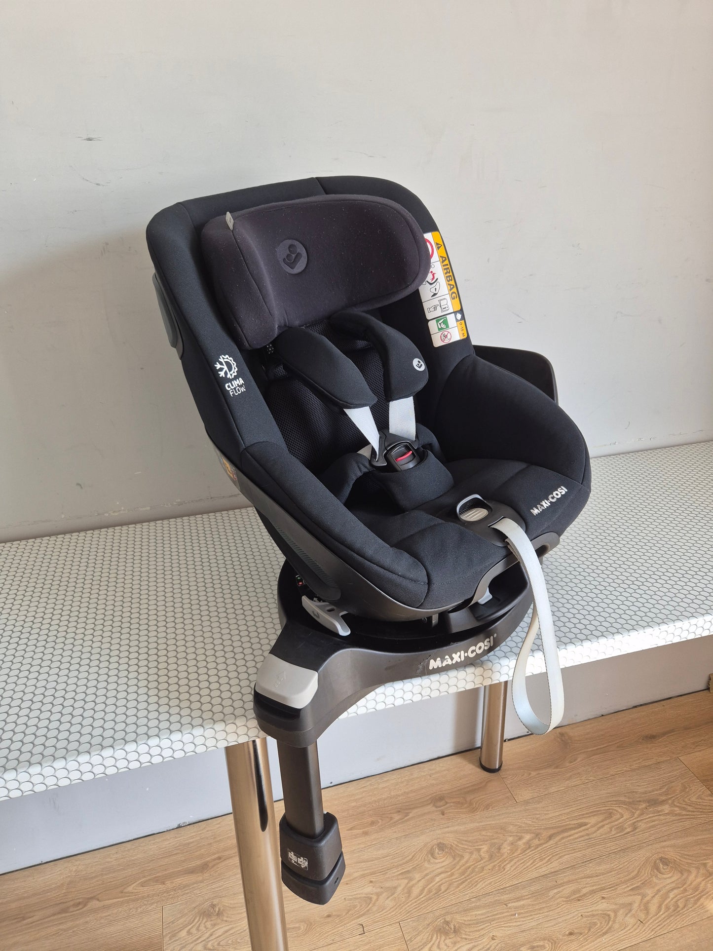 Maxi Cosi Pearl 360 su FamilyFix360 baze