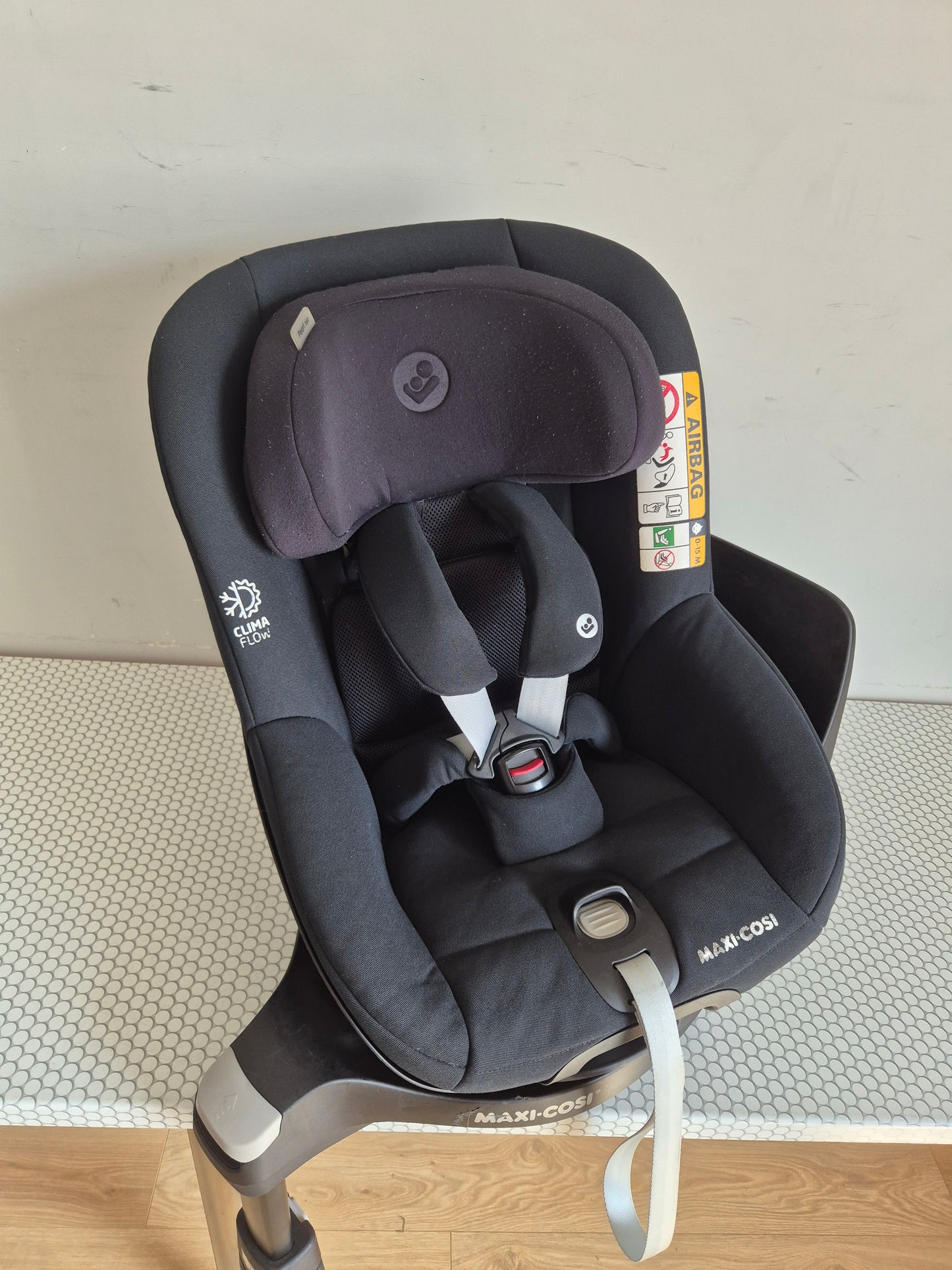 Maxi Cosi Pearl 360 su FamilyFix360 baze