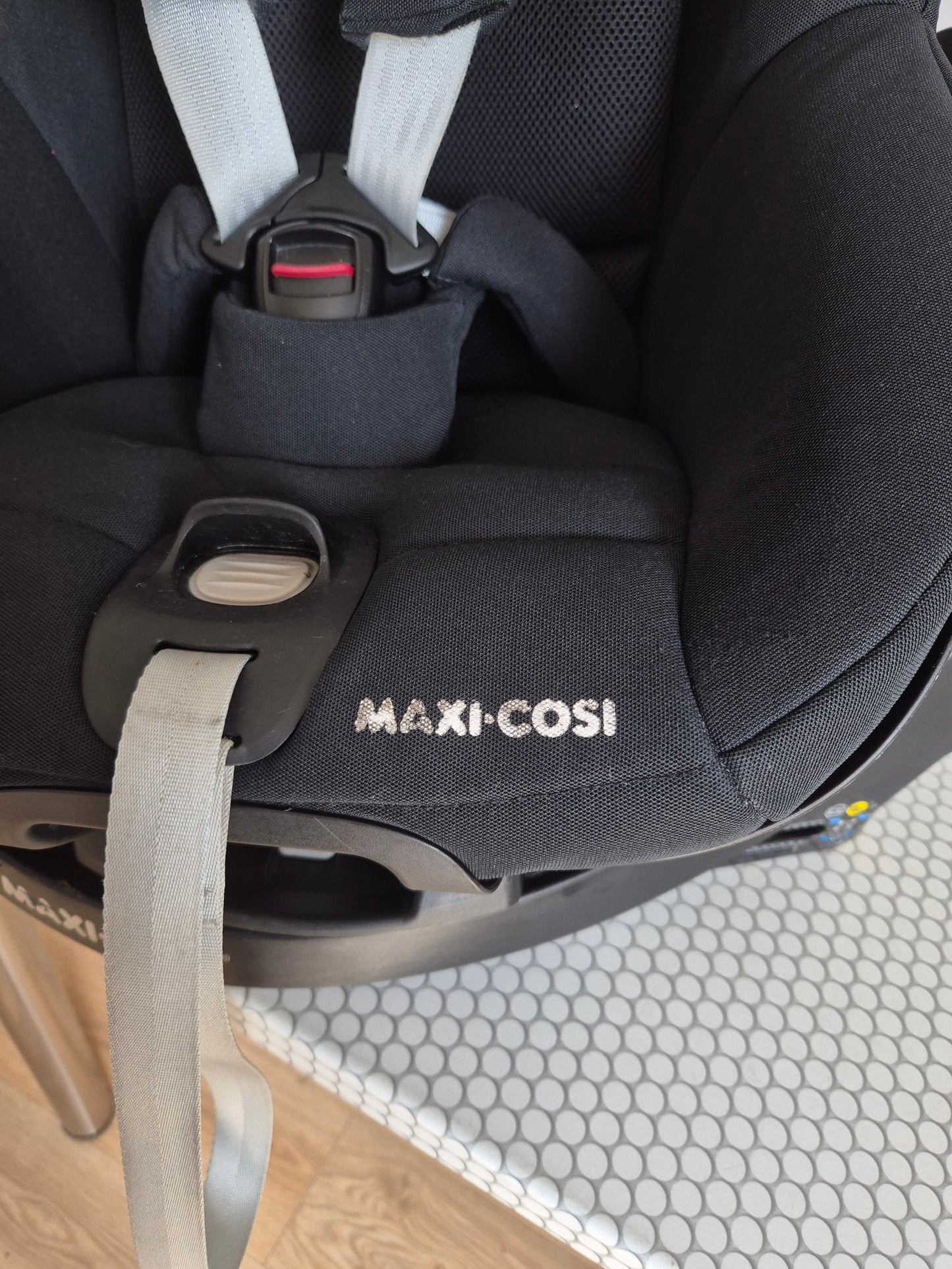 Maxi Cosi Pearl 360 su FamilyFix360 baze