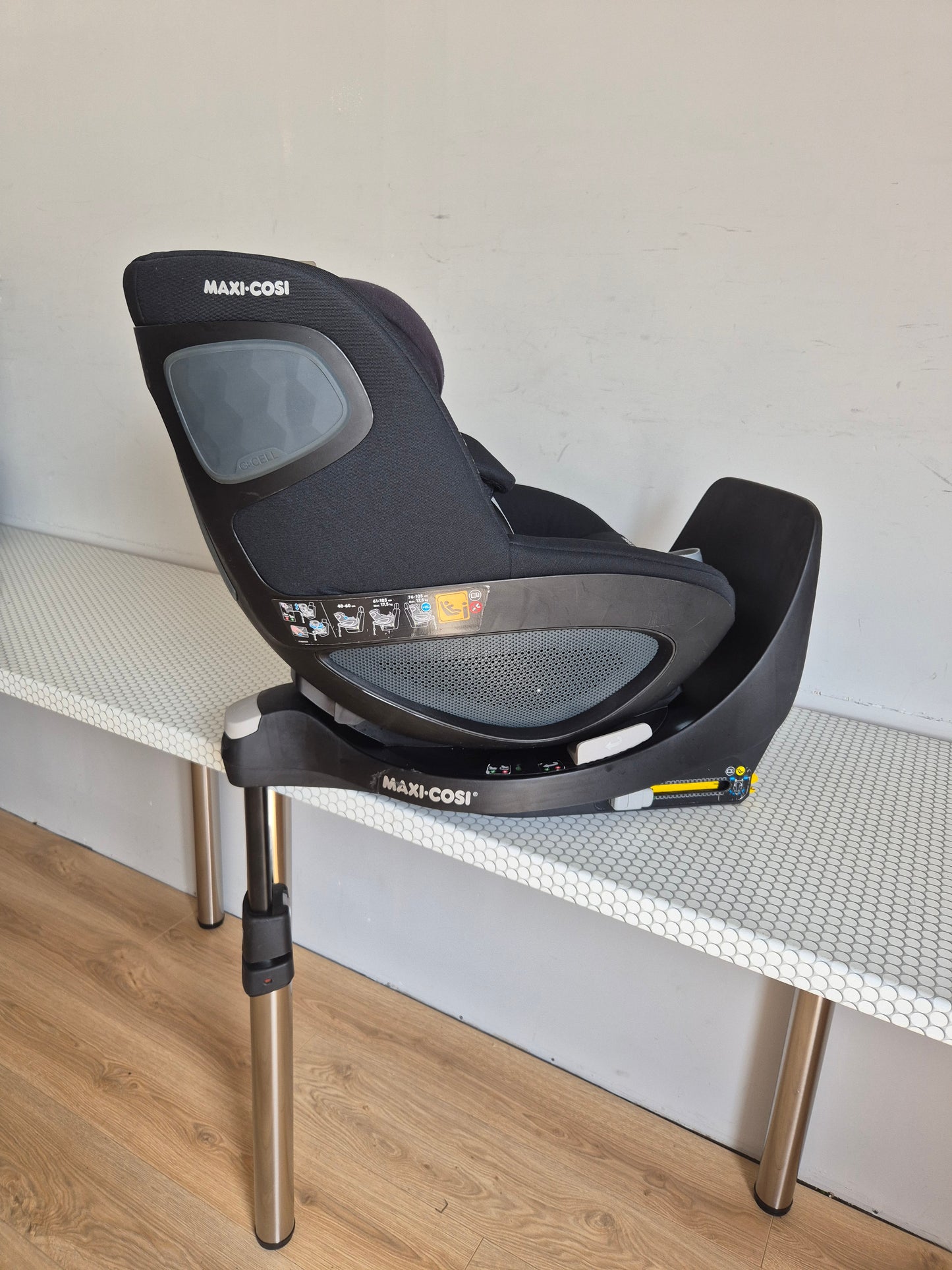 Maxi Cosi Pearl 360 su FamilyFix360 baze