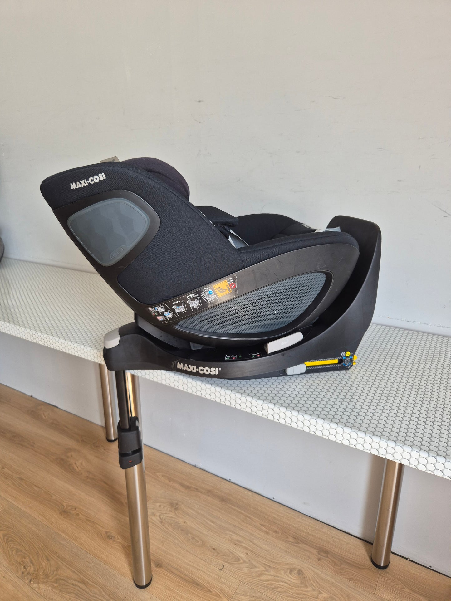Maxi Cosi Pearl 360 su FamilyFix360 baze