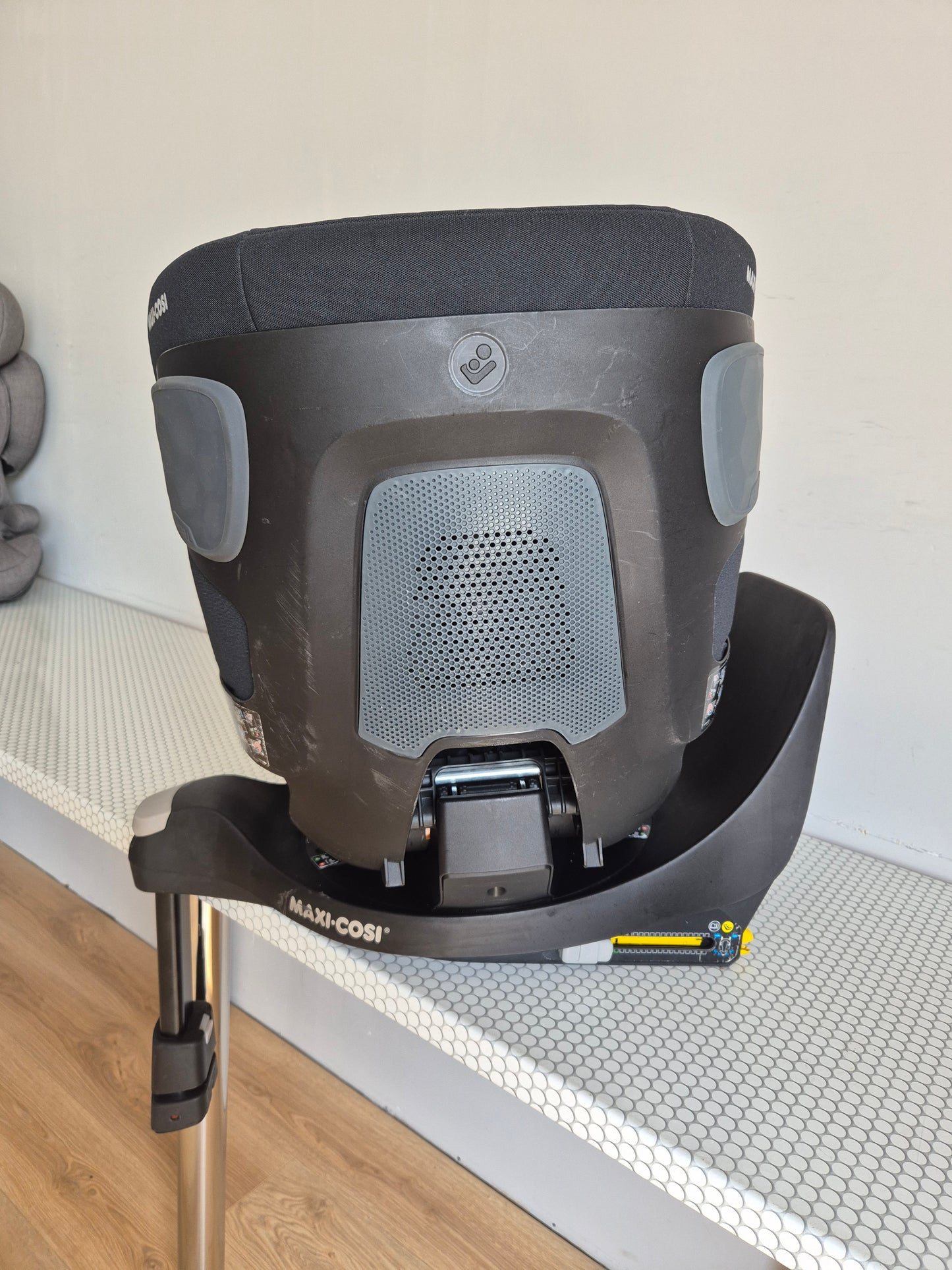 Maxi Cosi Pearl 360 su FamilyFix360 baze