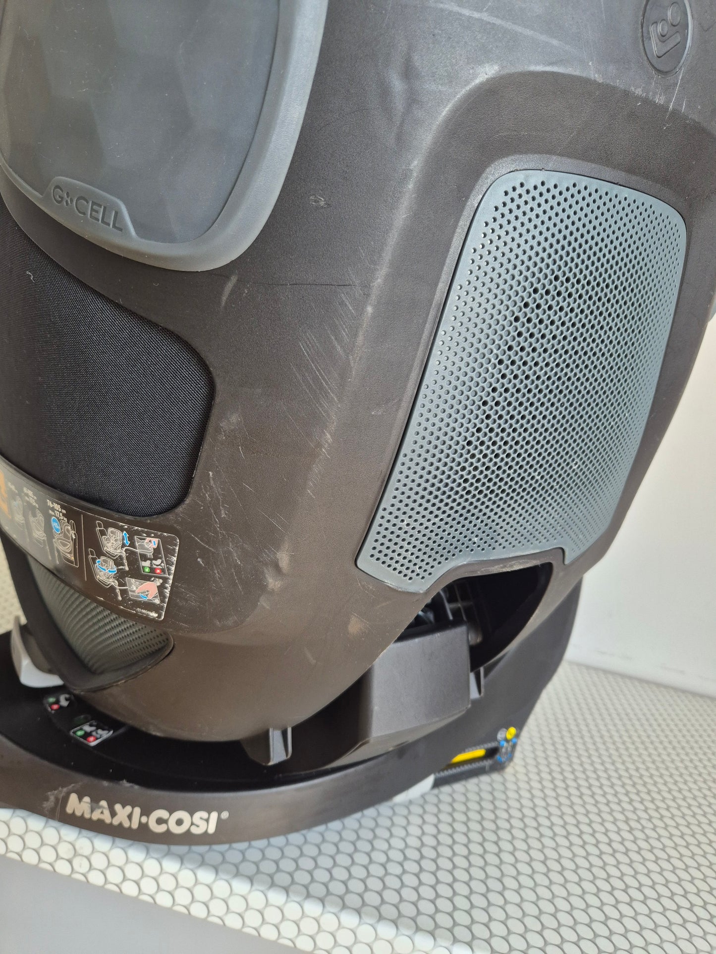 Maxi Cosi Pearl 360 su FamilyFix360 baze