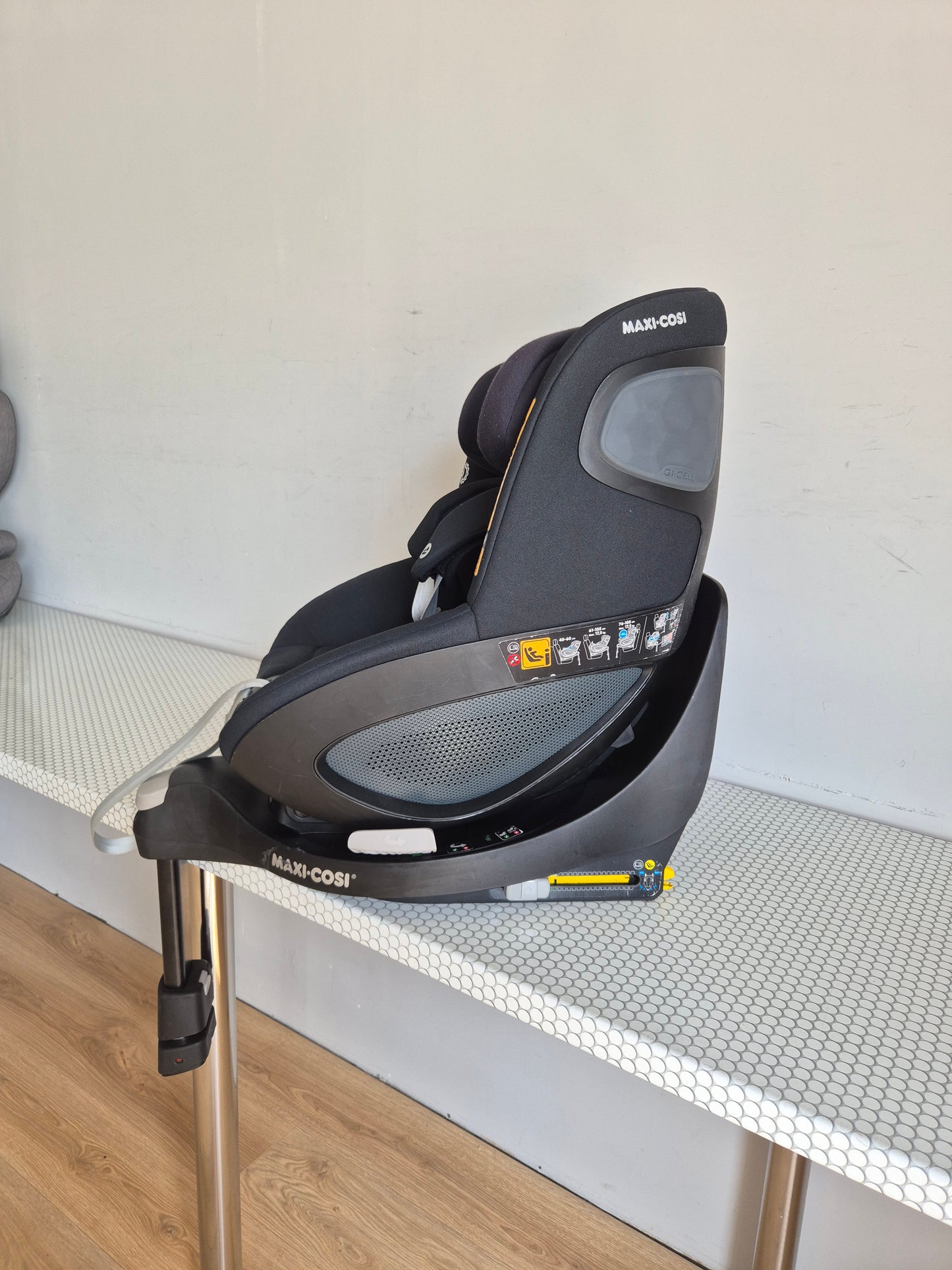 Maxi Cosi Pearl 360 su FamilyFix360 baze