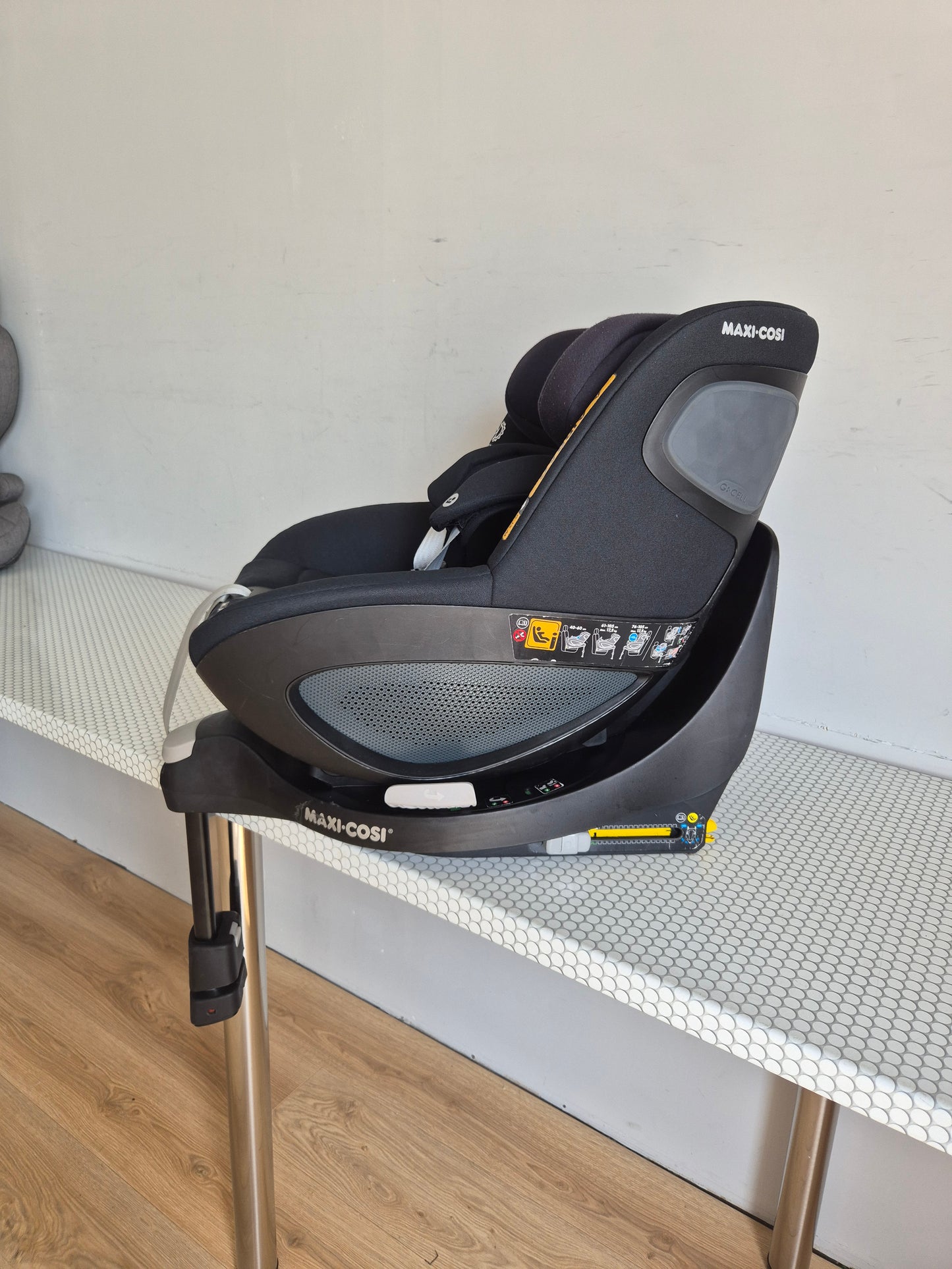 Maxi Cosi Pearl 360 su FamilyFix360 baze