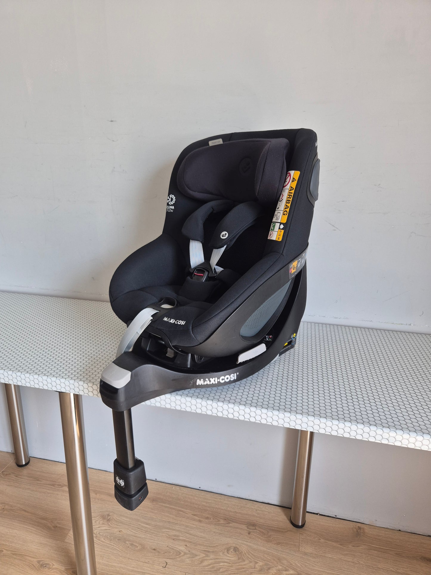 Maxi Cosi Pearl 360 su FamilyFix360 baze