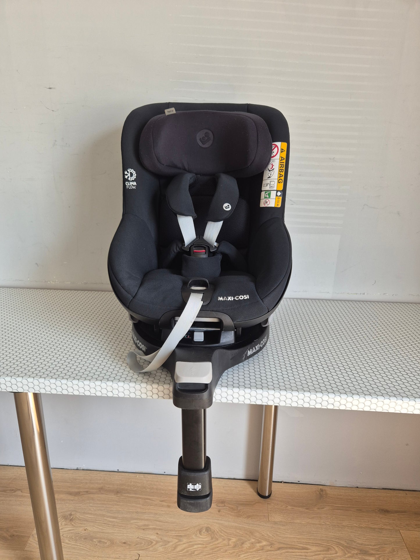 Maxi Cosi Pearl 360 su FamilyFix360 baze