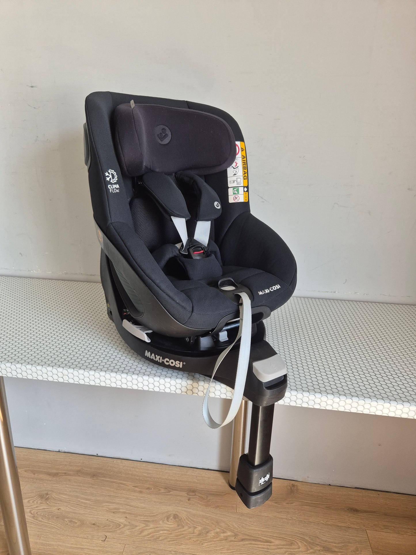 Maxi Cosi Pearl 360 su FamilyFix360 baze