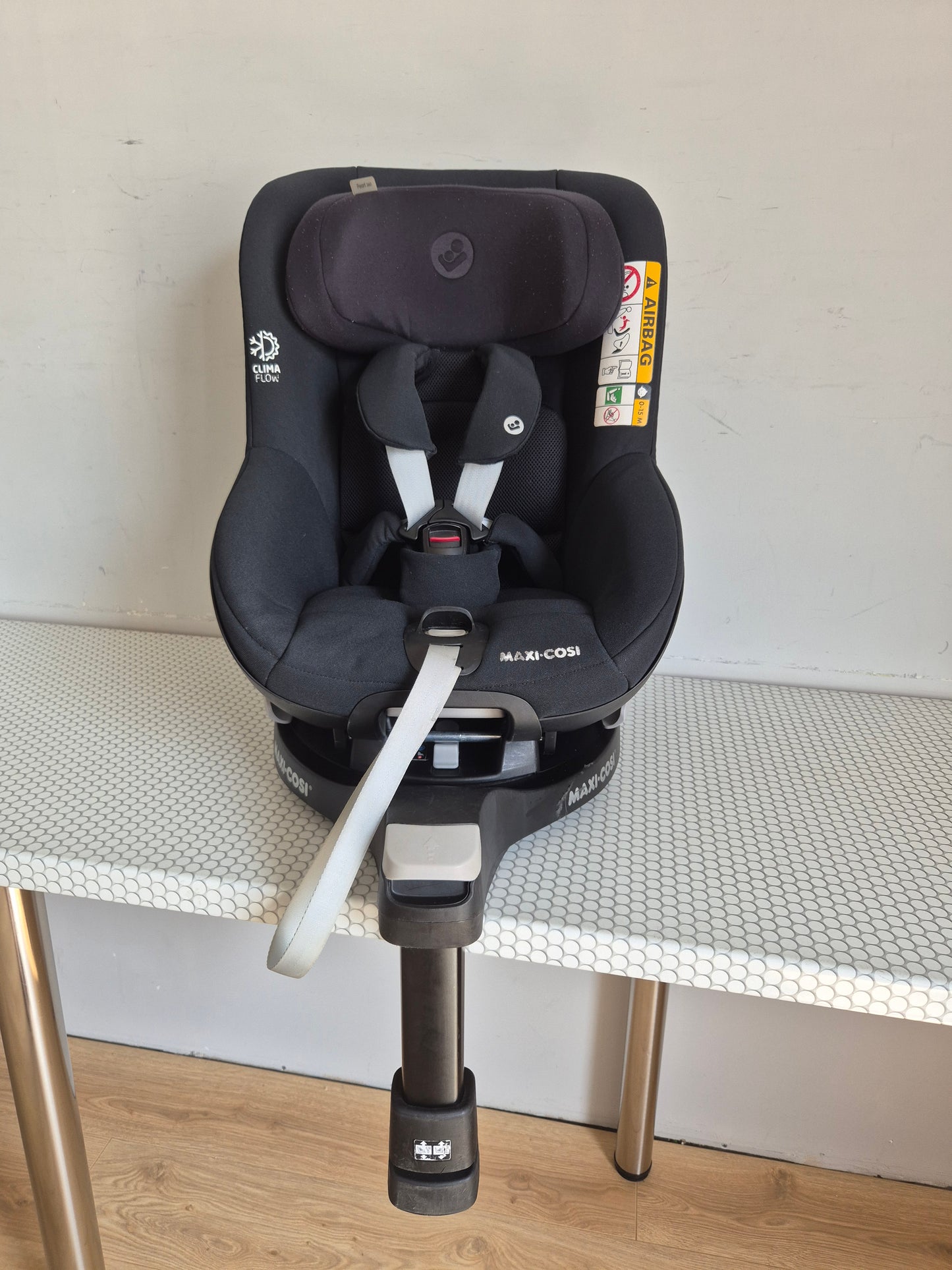 Maxi Cosi Pearl 360 su FamilyFix360 baze