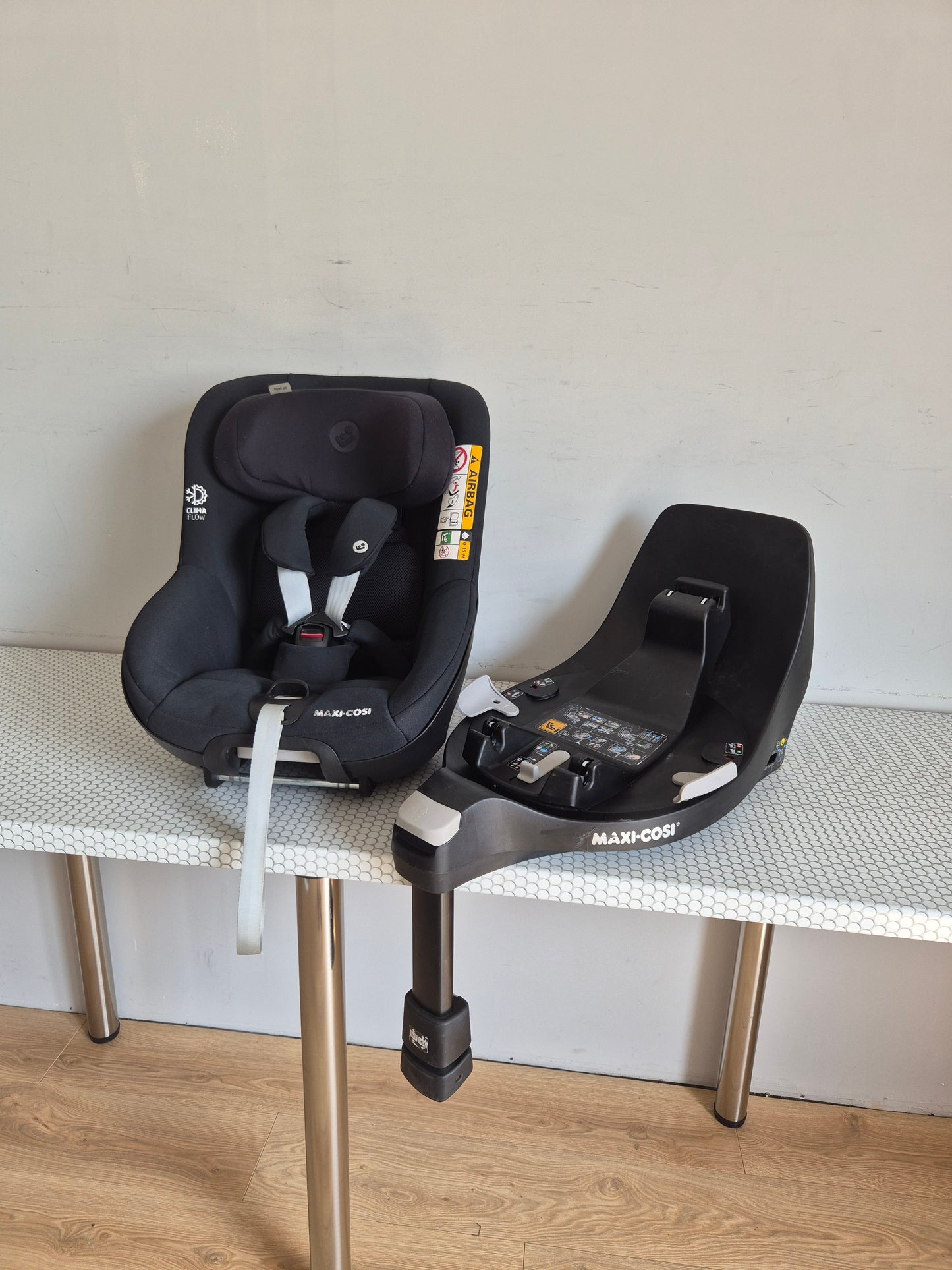 Maxi Cosi Pearl 360 su FamilyFix360 baze