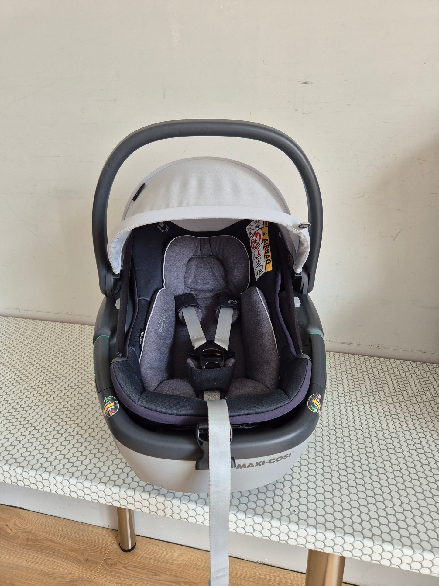 Maxi Cosi Coral 40-75cm. su FamilyFix3 IsoFix baze