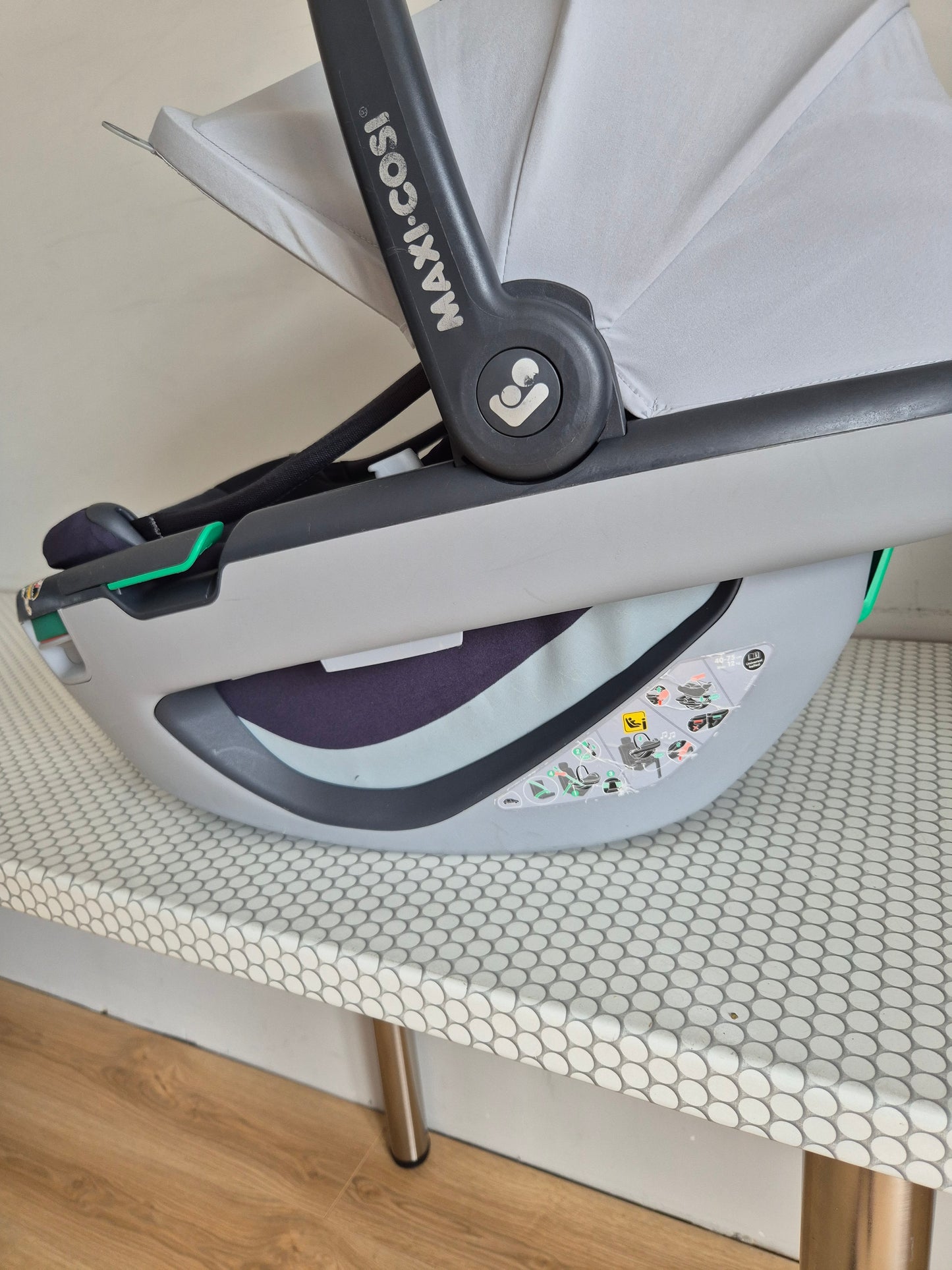 Maxi Cosi Coral 40-75cm. su FamilyFix3 IsoFix baze