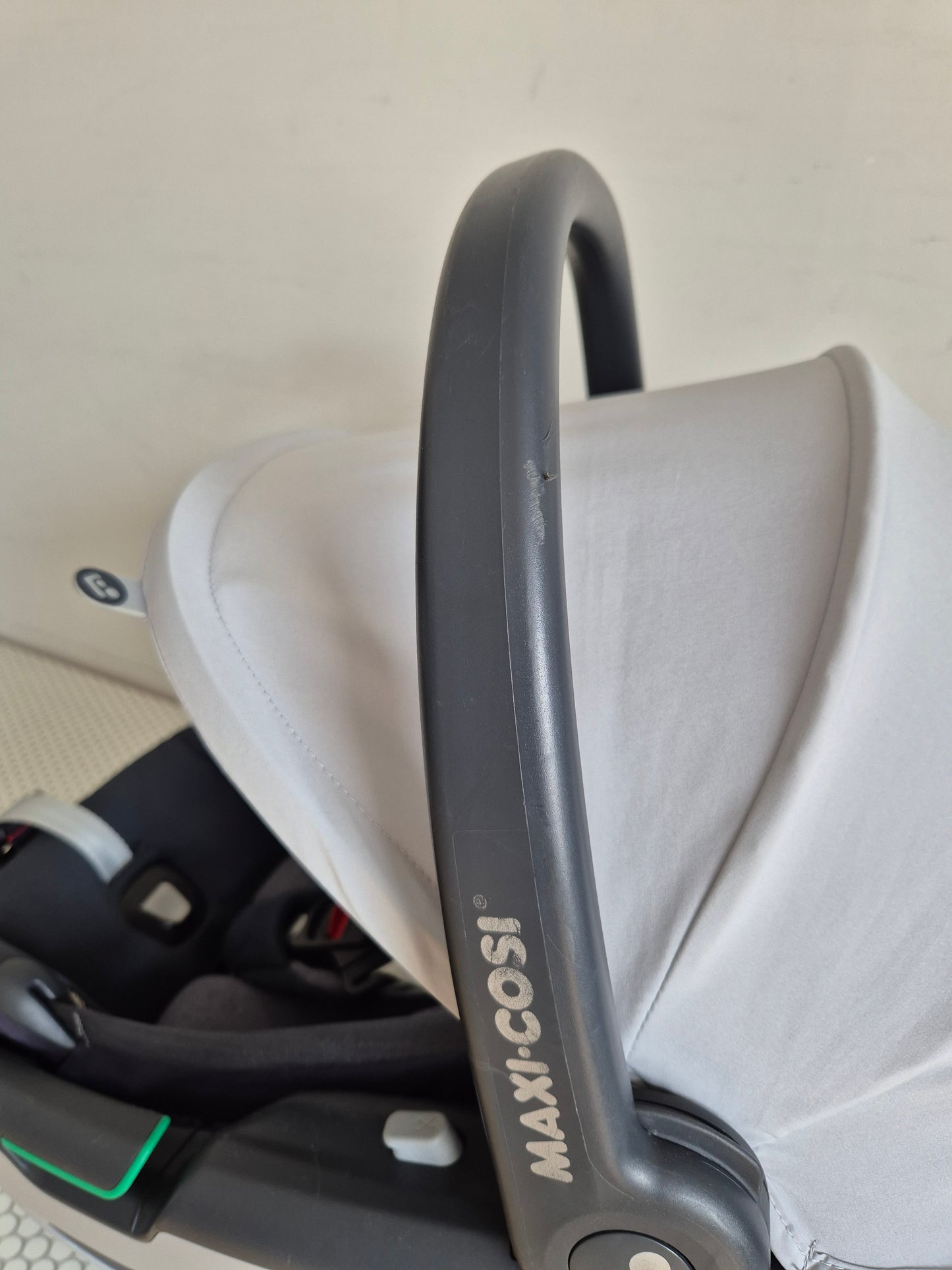 Maxi Cosi Coral 40-75cm. su FamilyFix3 IsoFix baze