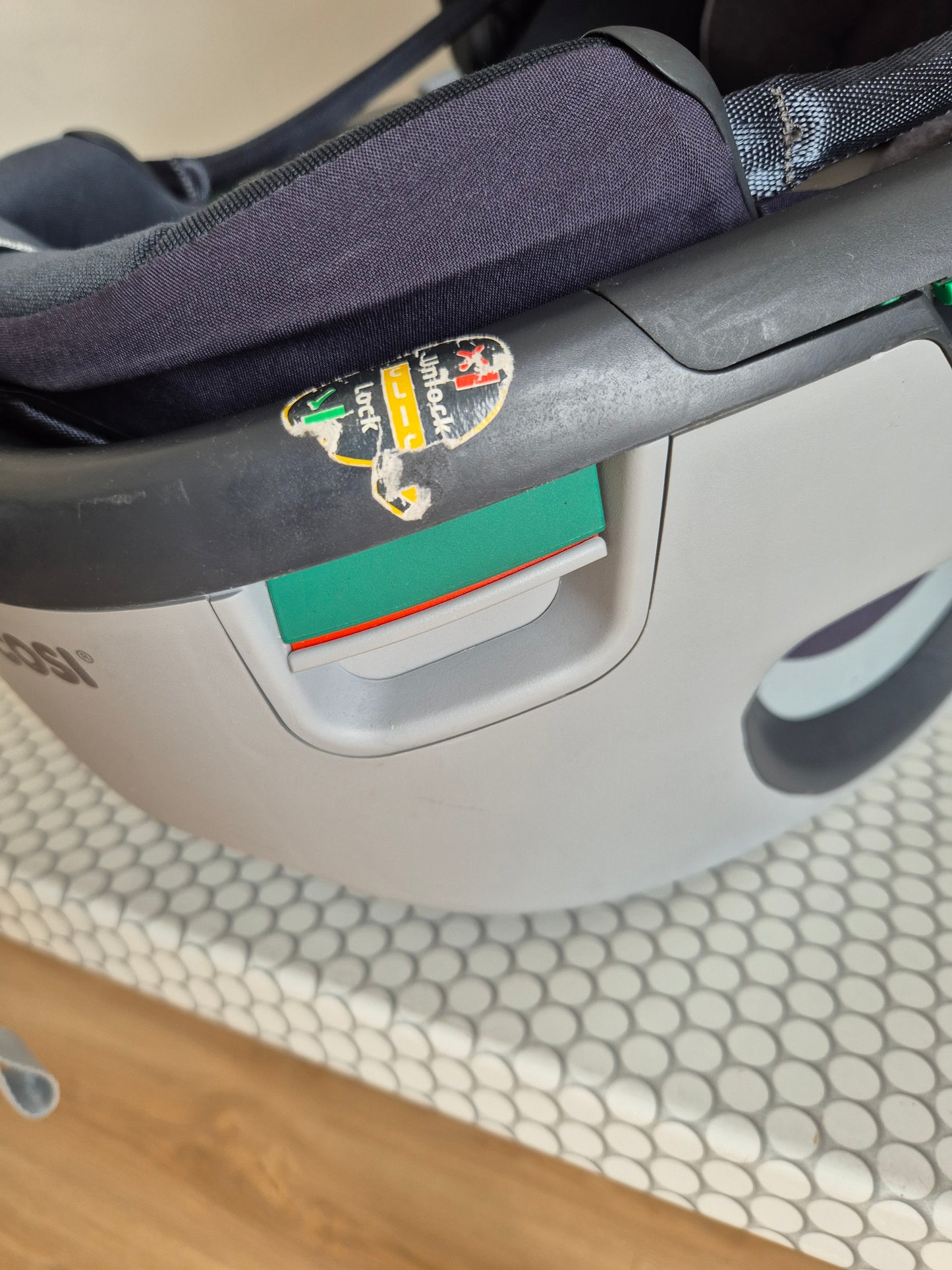 Maxi Cosi Coral 40-75cm. su FamilyFix3 IsoFix baze