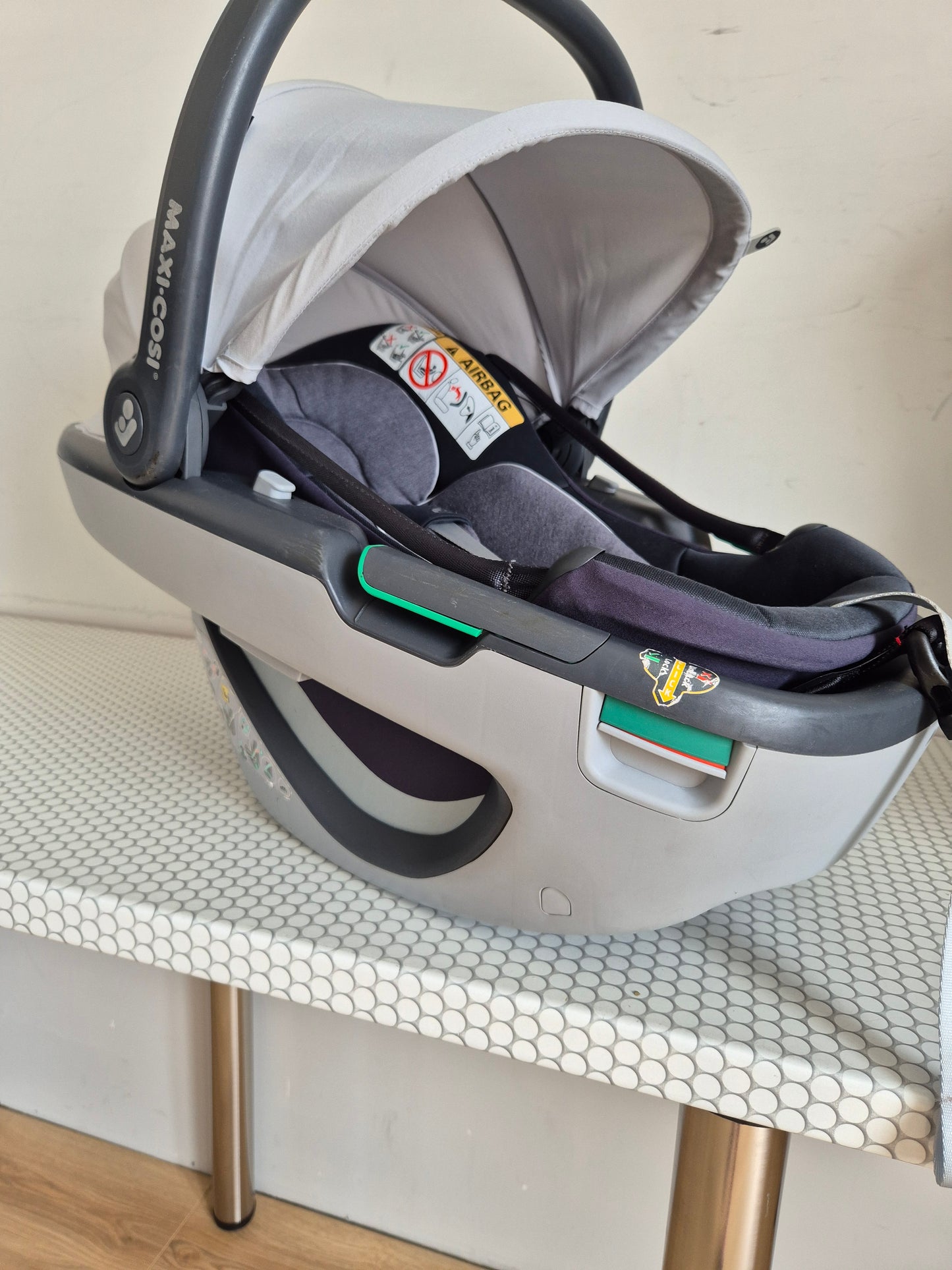 Maxi Cosi Coral 40-75cm. su FamilyFix3 IsoFix baze