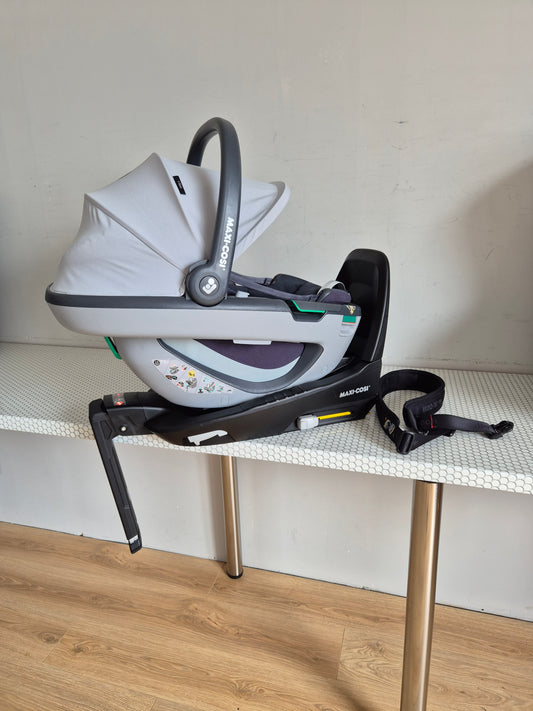 Maxi Cosi Coral 40-75cm. su FamilyFix3 IsoFix baze