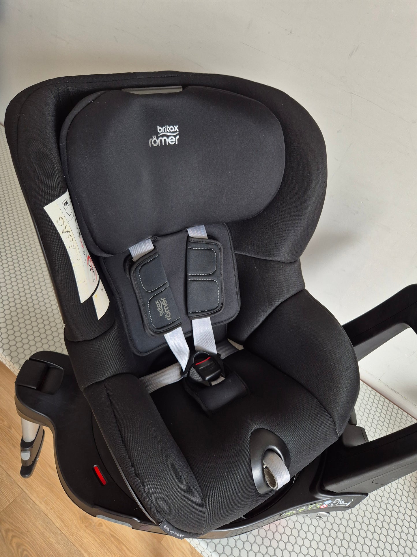 Britax Romer DualFix M i-Size 0-18kg.