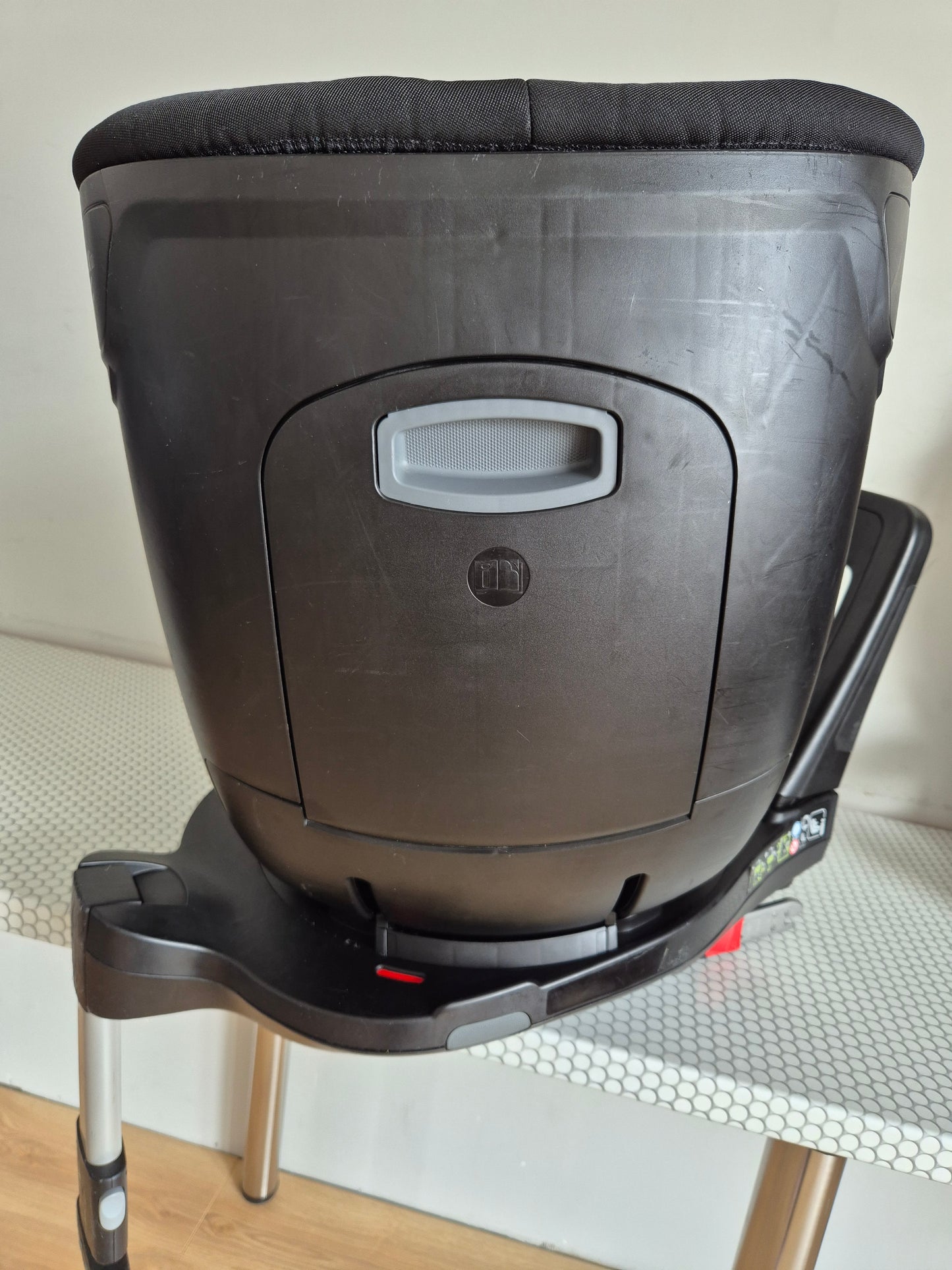 Britax Romer DualFix M i-Size 0-18kg.
