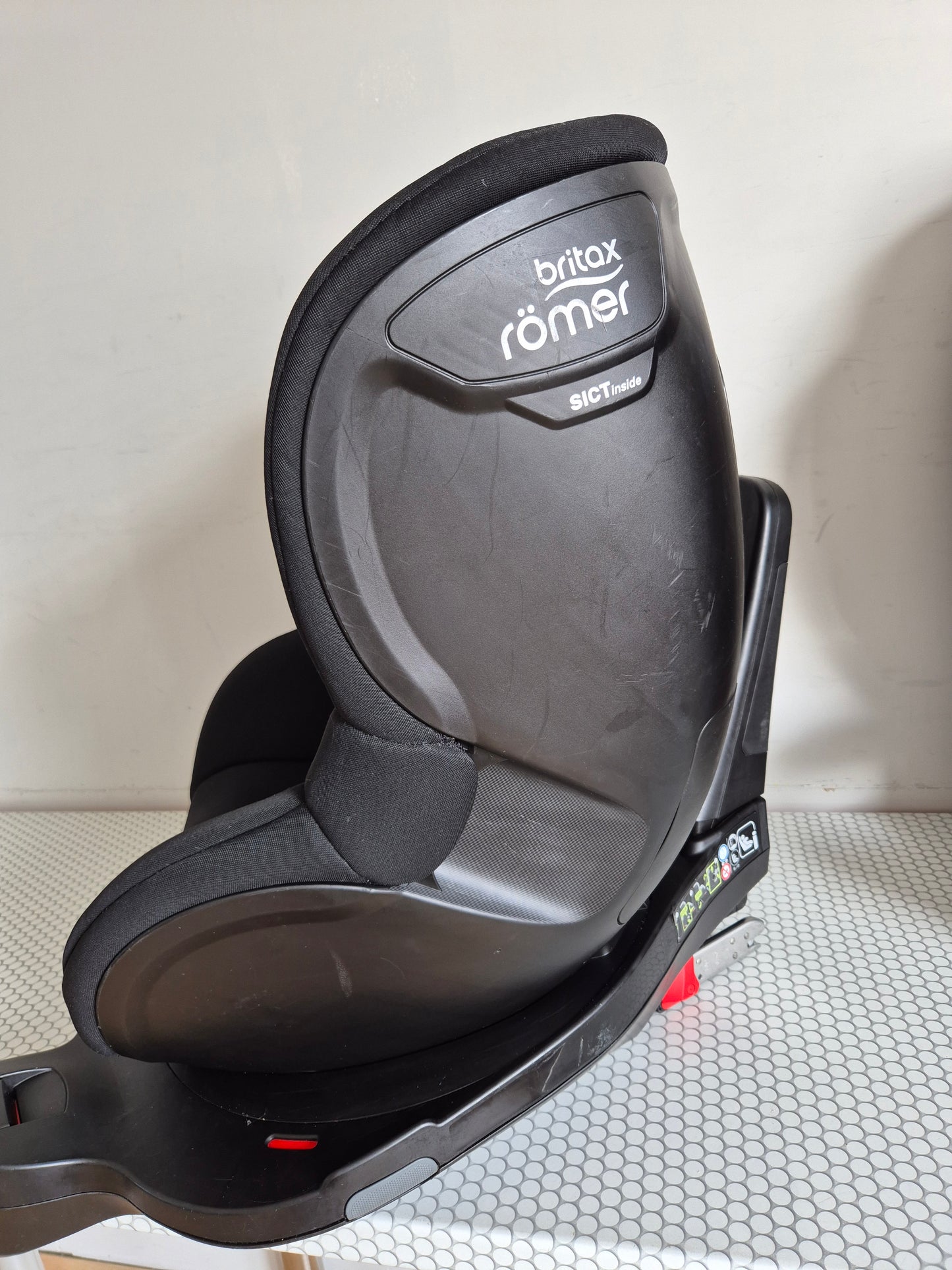 Britax Romer DualFix M i-Size 0-18kg.