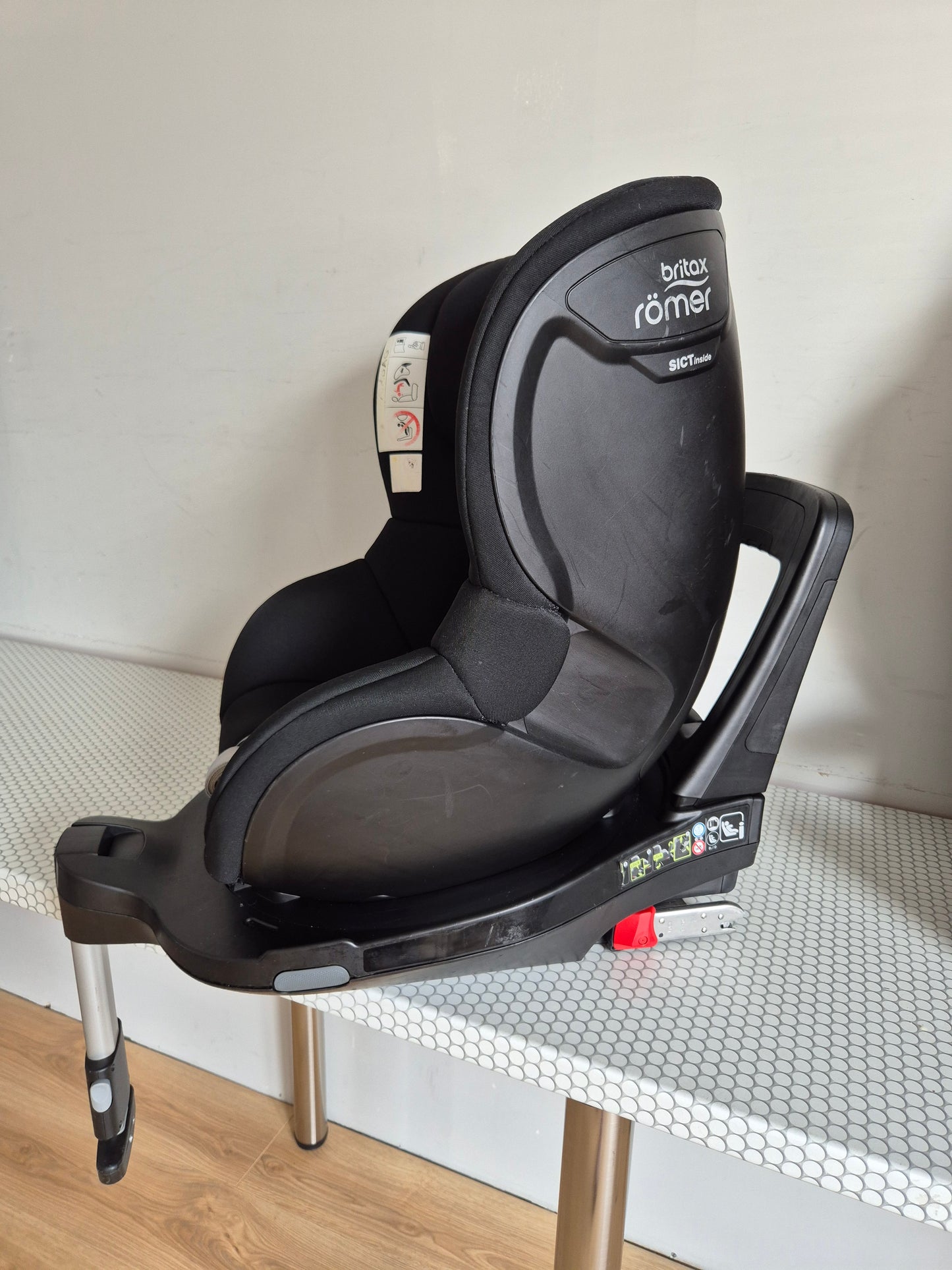 Britax Romer DualFix M i-Size 0-18kg.